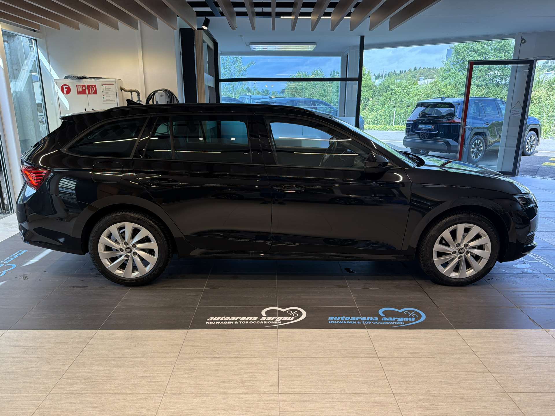 SKODA Octavia Combi 1.5 TSi mHEV Selection DSG-Automat-image-13