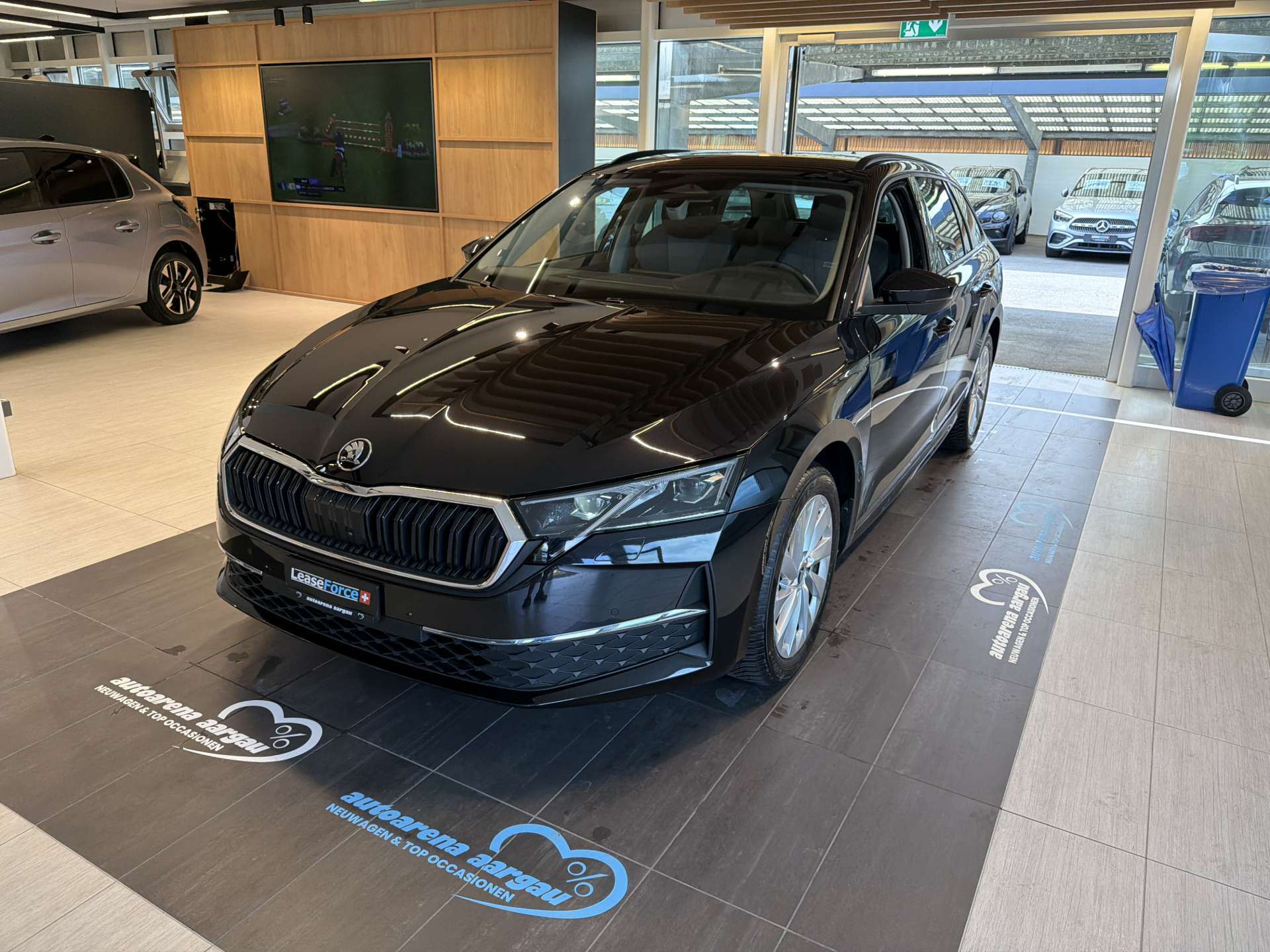 SKODA Octavia Combi 1.5 TSi mHEV Selection DSG-Automat-image-0