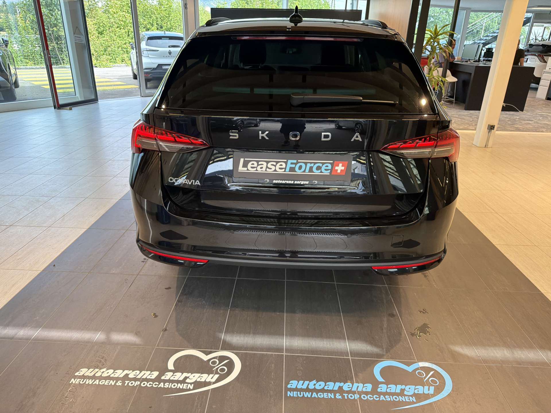 SKODA Octavia Combi 1.5 TSi mHEV Selection DSG-Automat-image-12