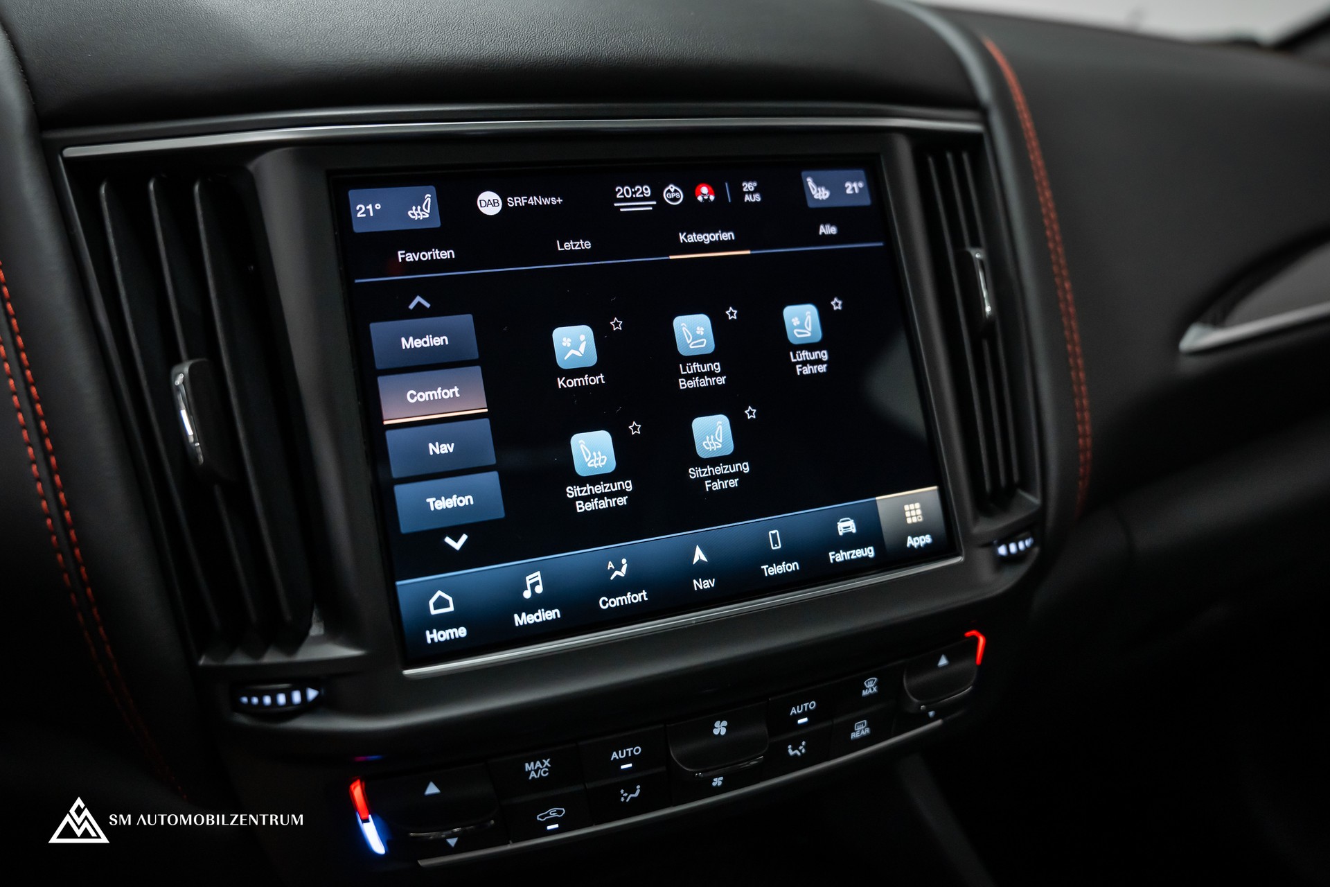 MASERATI Levante 3.8 V8 Trofeo / Maserati Garantie / Carbon Exterieur & Interieur / Panorama / 360°-image-48