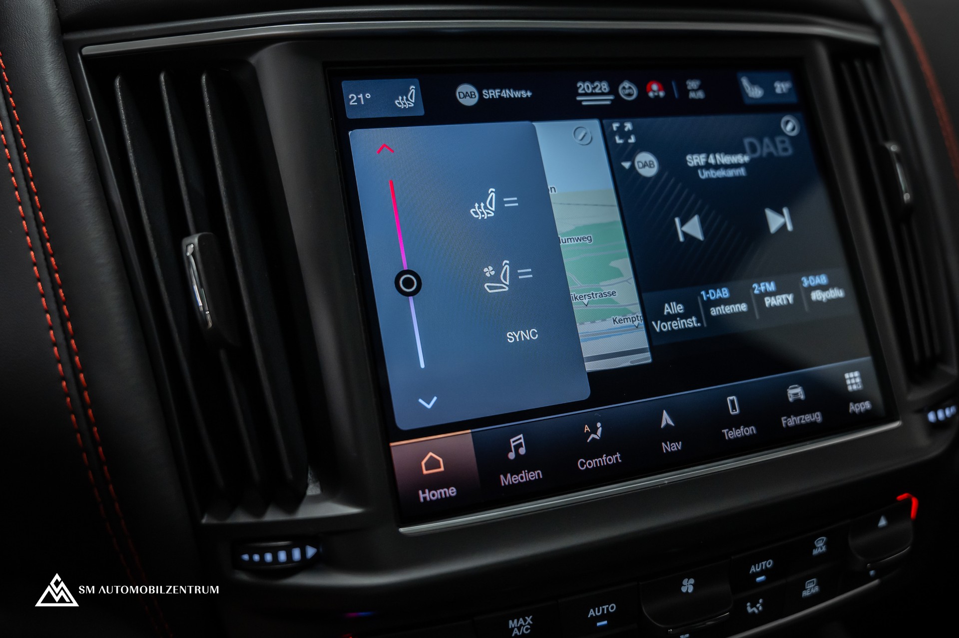 MASERATI Levante 3.8 V8 Trofeo / Maserati Garantie / Carbon Exterieur & Interieur / Panorama / 360°-image-44