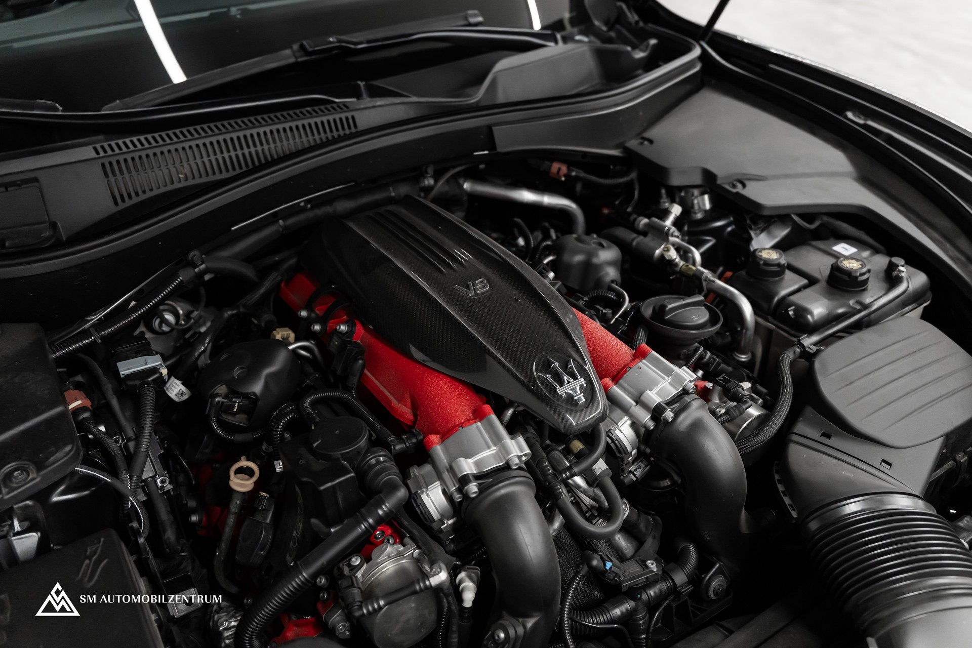 MASERATI Levante 3.8 V8 Trofeo / Maserati Garantie / Carbon Exterieur & Interieur / Panorama / 360°-image-20