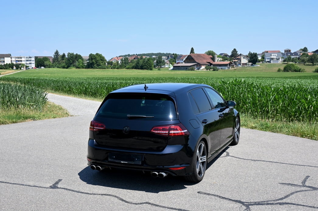 VW Golf 2.0 TSI R 4Motion DSG-image-2