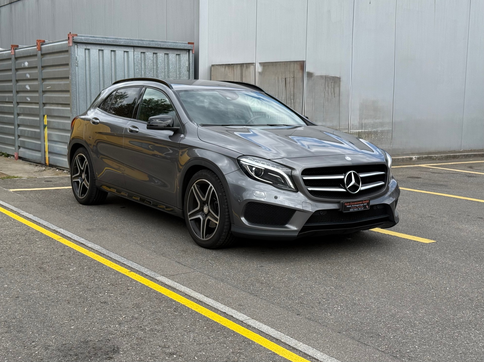 MERCEDES-BENZ GLA 250 AMG Line 4Matic 7G-DCT-image-4