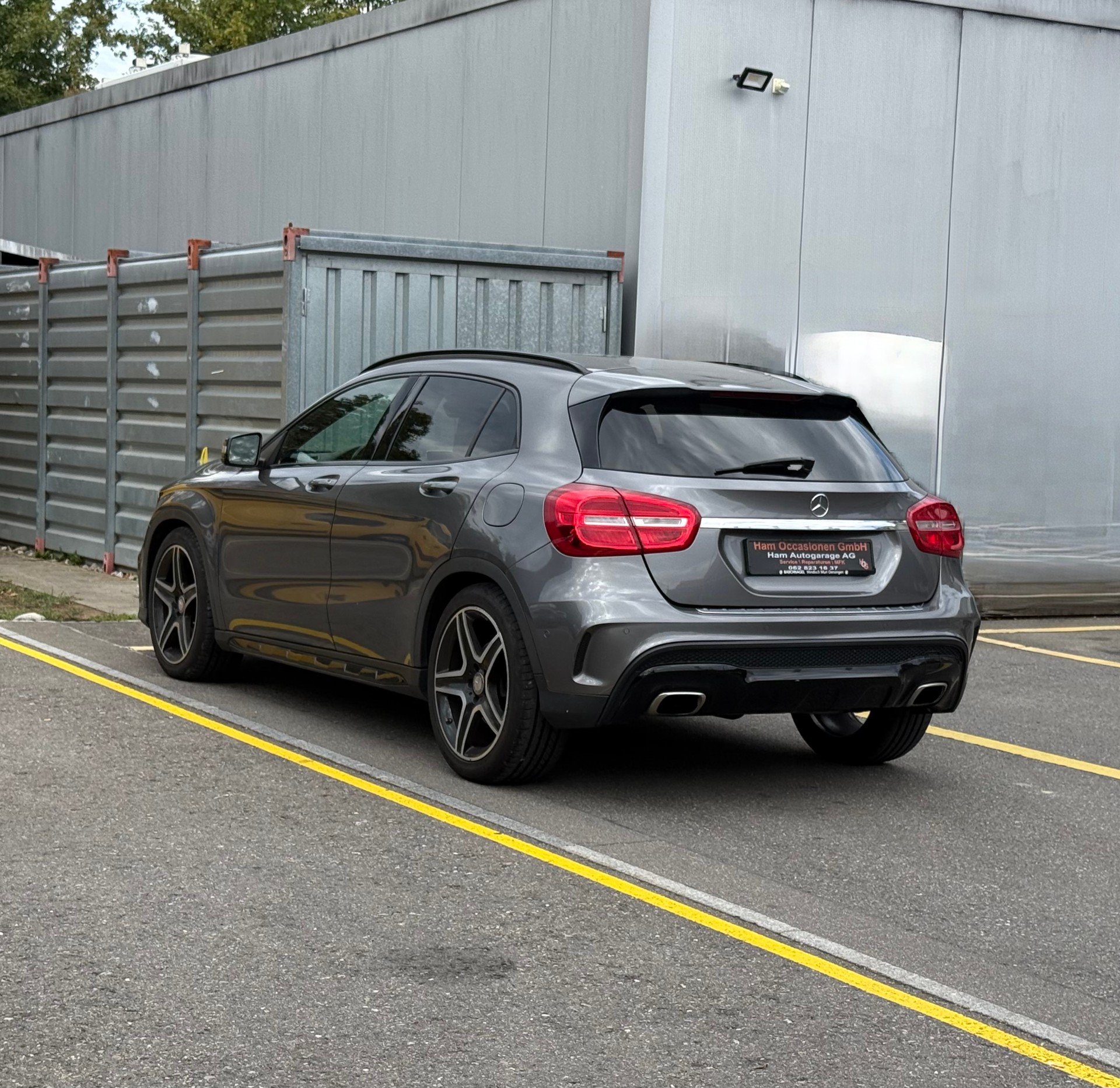 MERCEDES-BENZ GLA 250 AMG Line 4Matic 7G-DCT-image-2