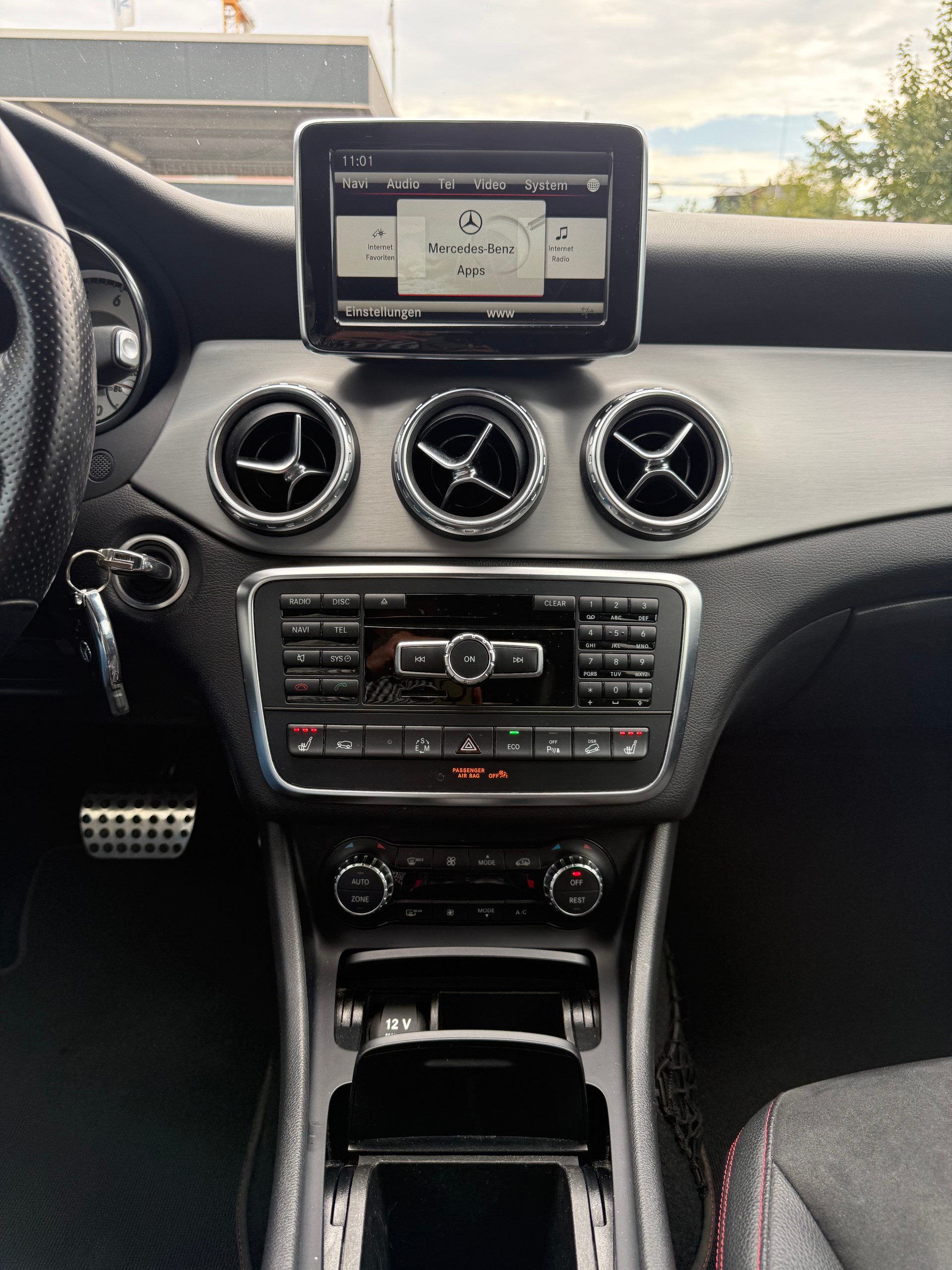 MERCEDES-BENZ GLA 250 AMG Line 4Matic 7G-DCT-image-6