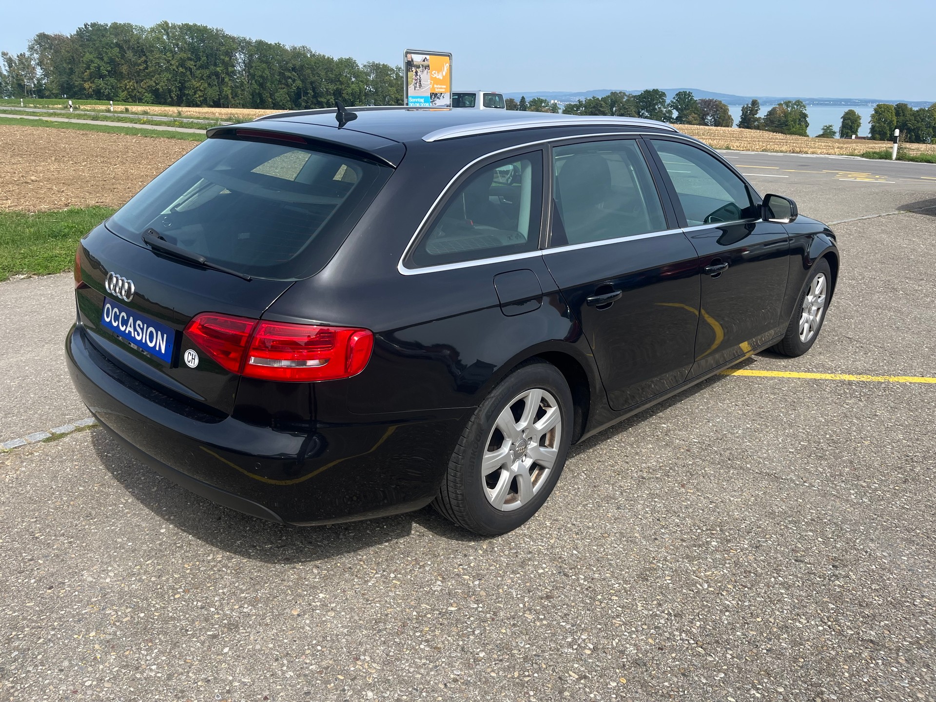 AUDI A4 Avant 2.0 TDI-image-4