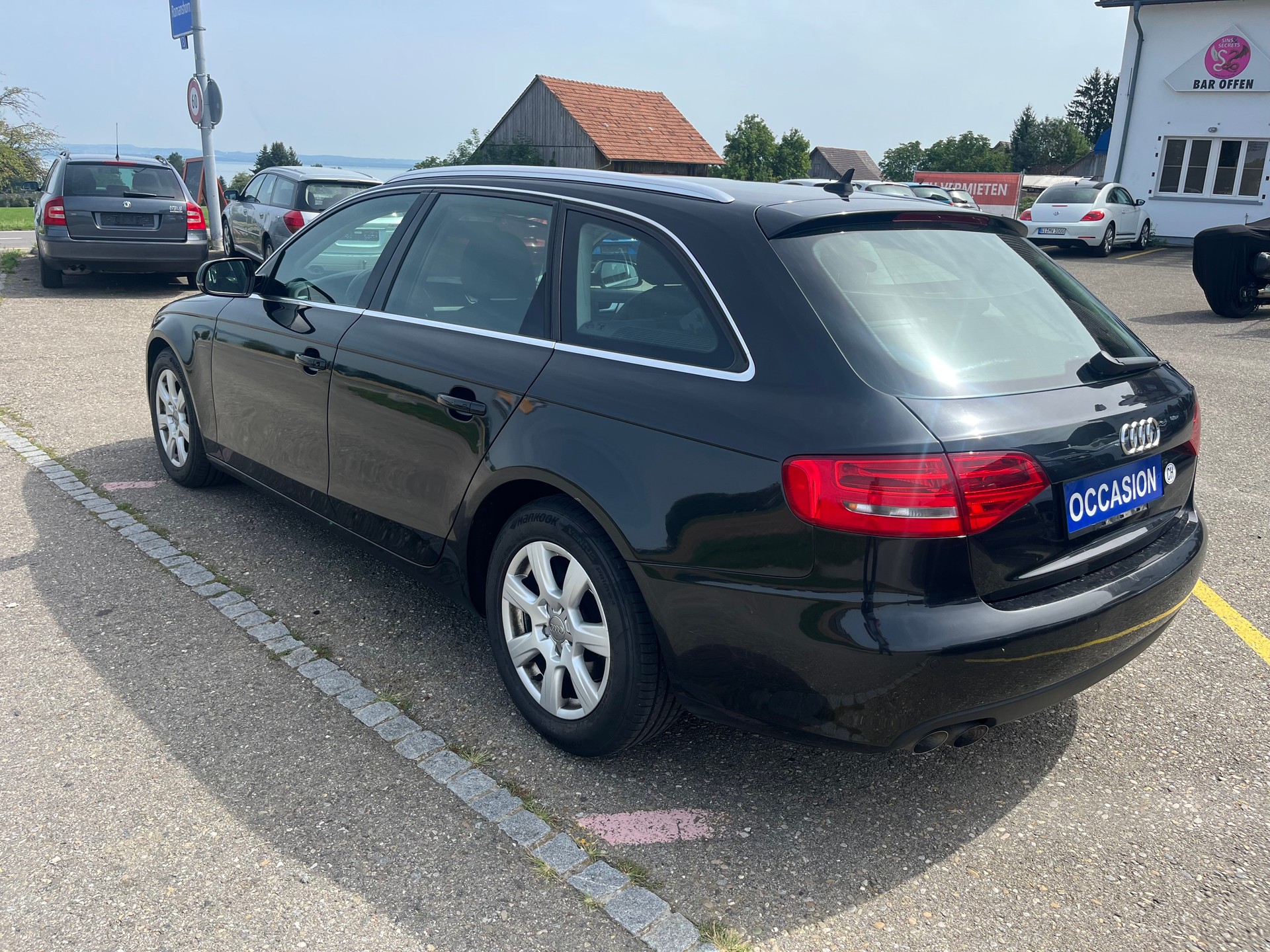 AUDI A4 Avant 2.0 TDI-image-3