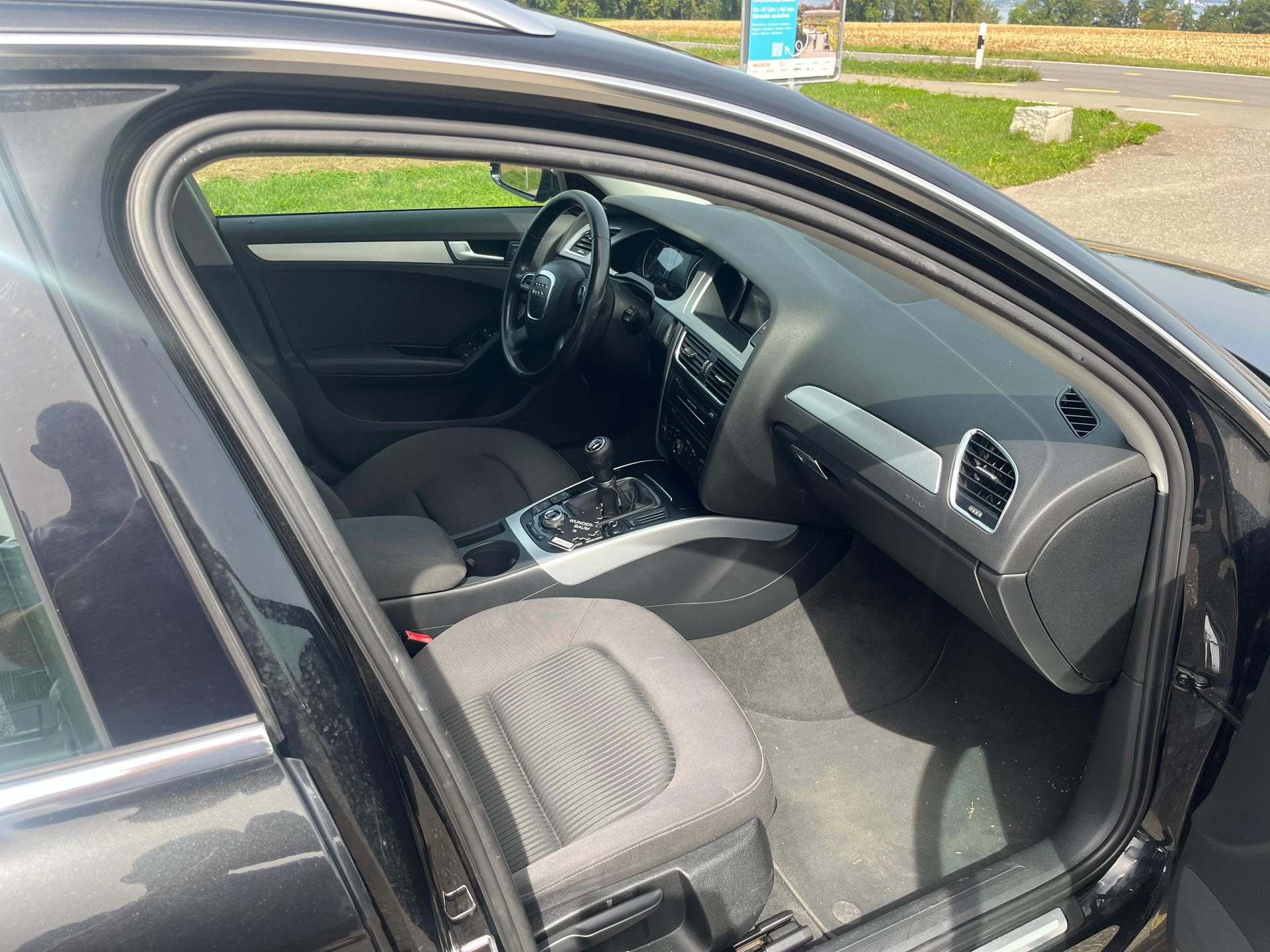 AUDI A4 Avant 2.0 TDI-image-7