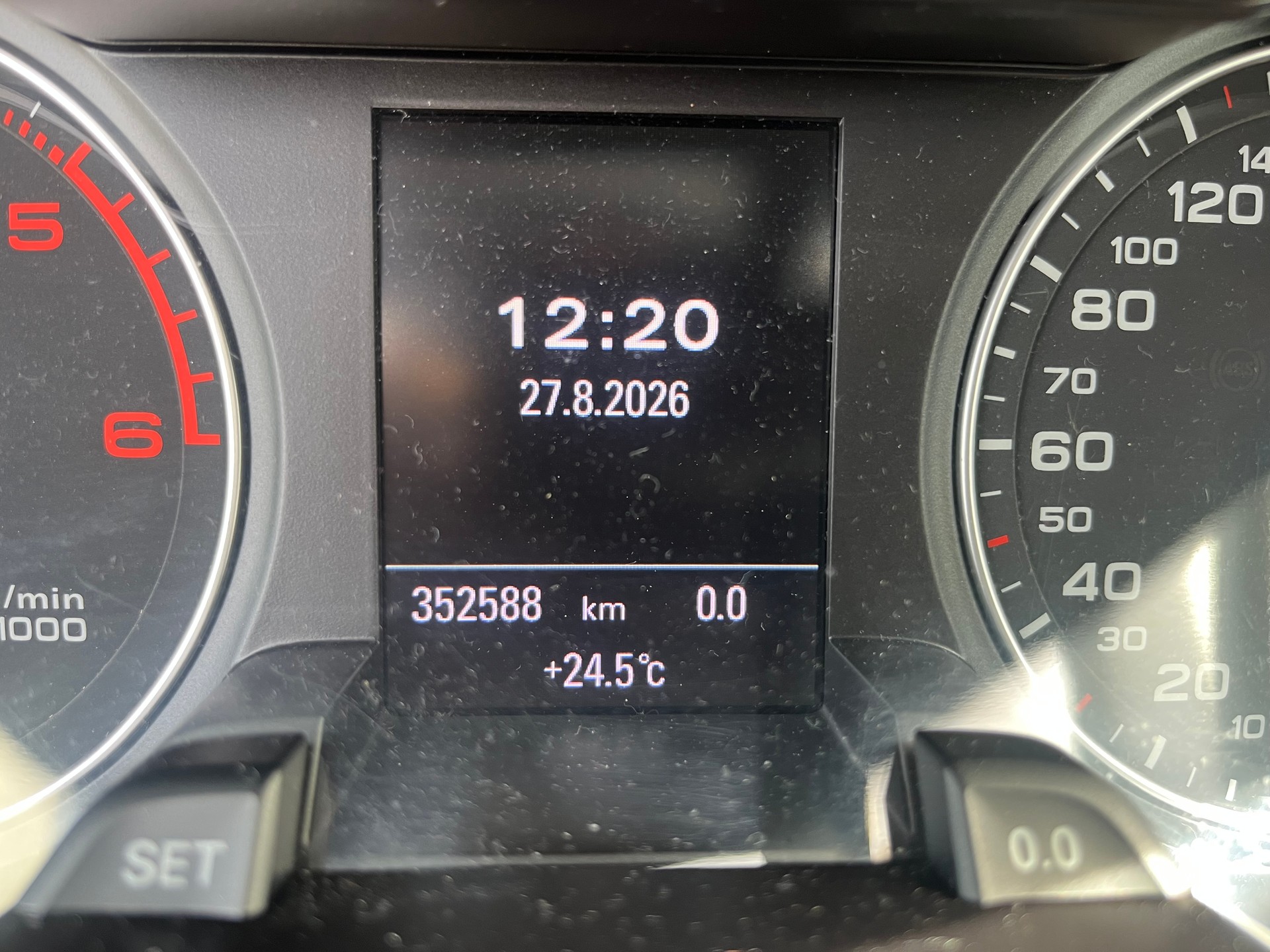 AUDI A4 Avant 2.0 TDI-image-12