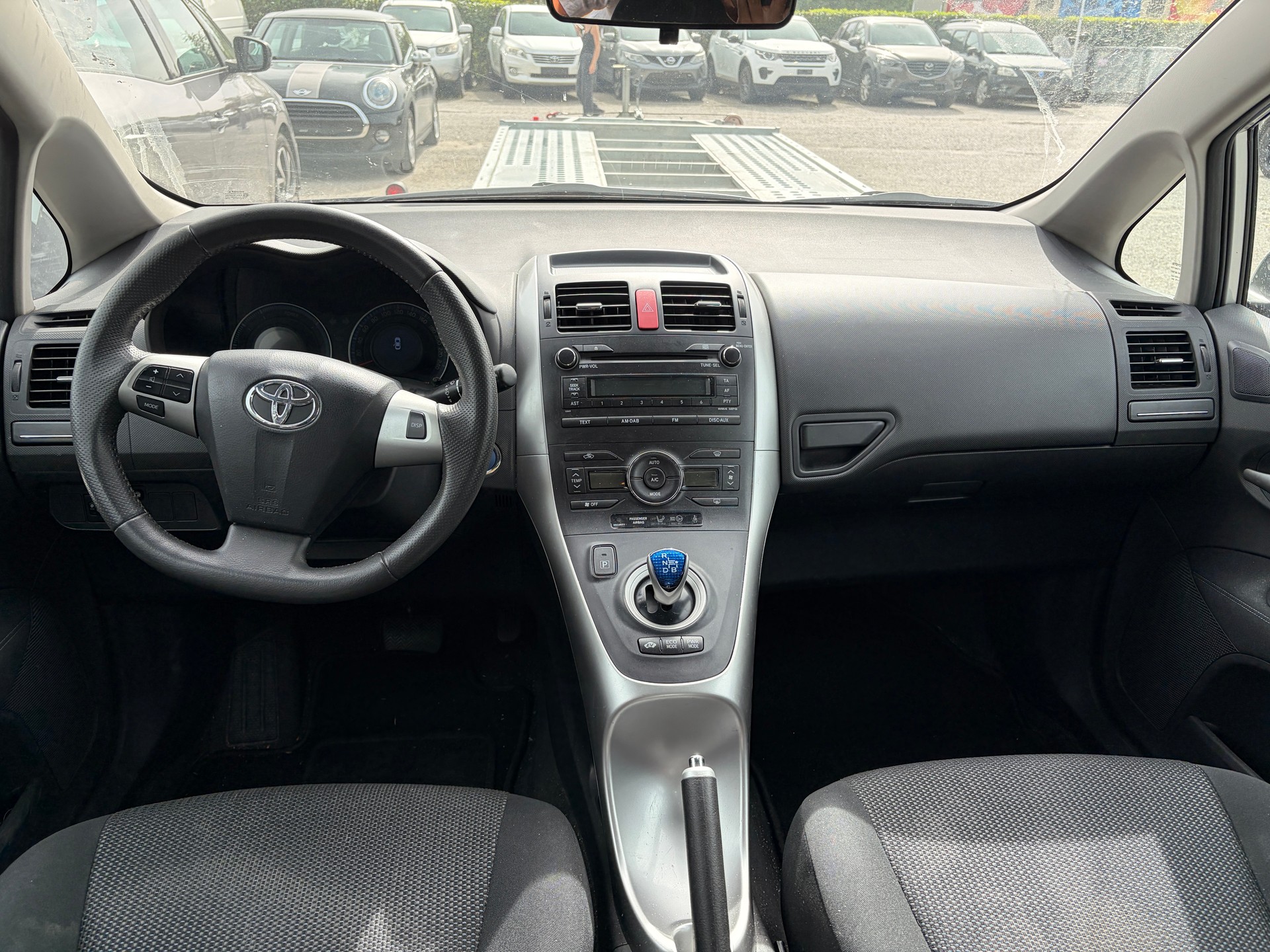 TOYOTA Auris 1.8 16V HSD Linea Luna-image-4