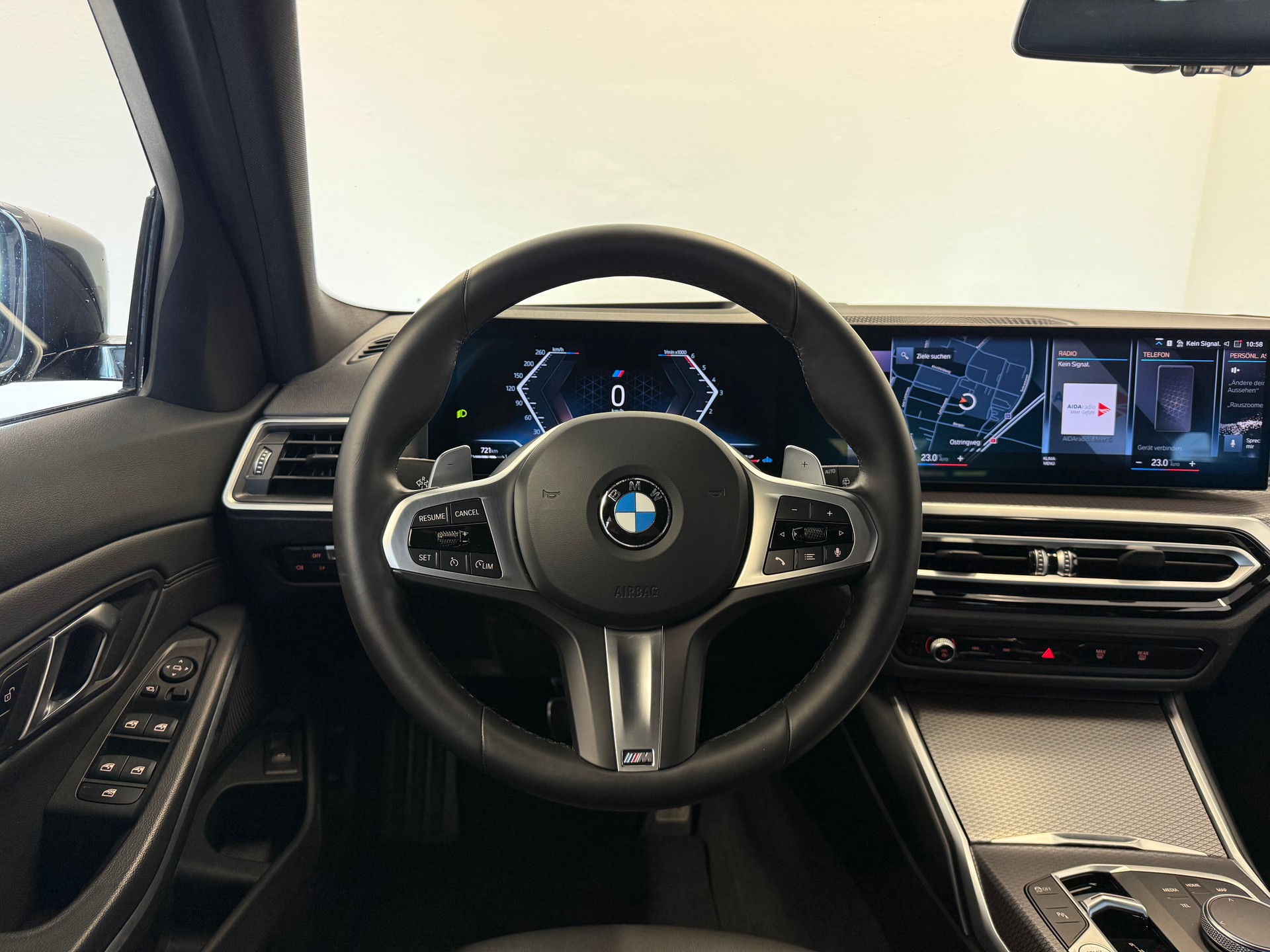 BMW 330d xDrive 48V Touring Steptronic M Sport-image-21