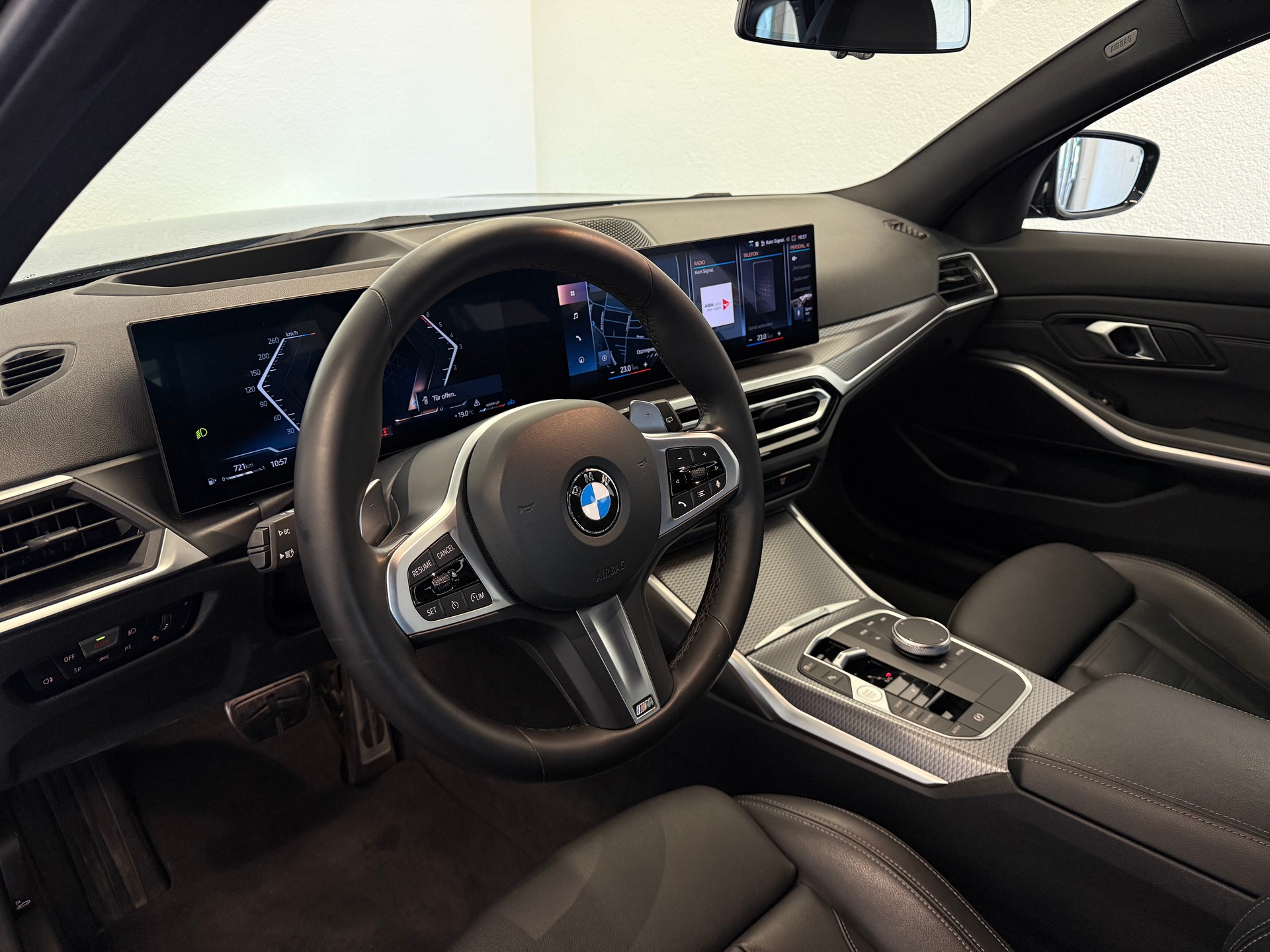 BMW 330d xDrive 48V Touring Steptronic M Sport-image-13