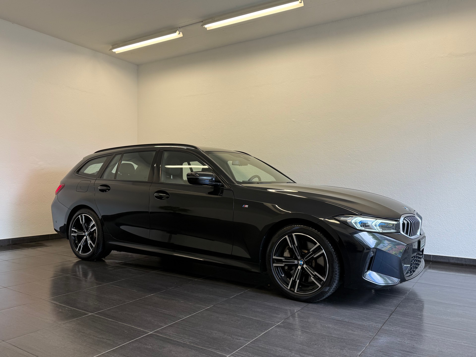 BMW 330d xDrive 48V Touring Steptronic M Sport