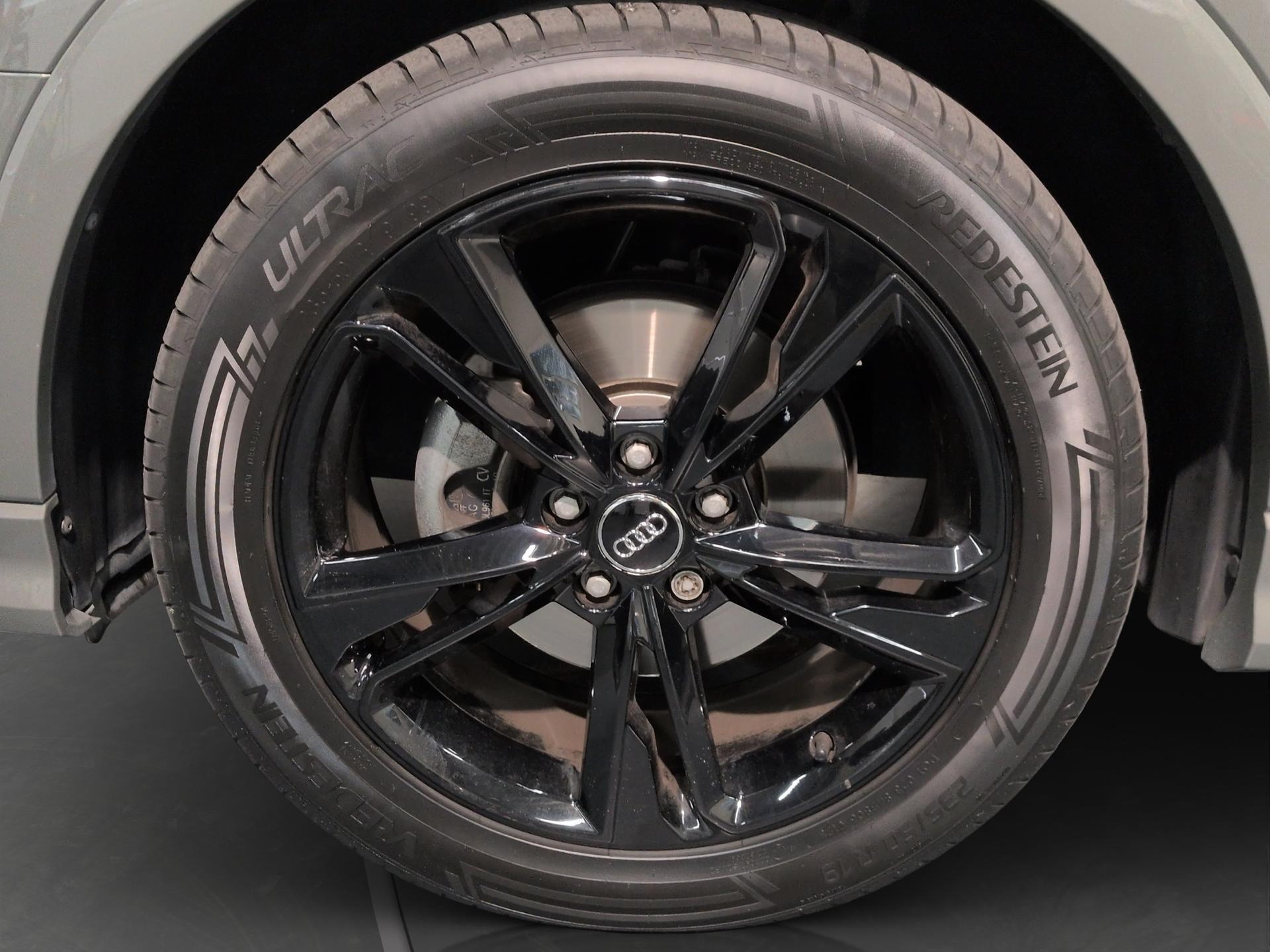 AUDI Q3 35 TFSI S line S-tronic-image-22