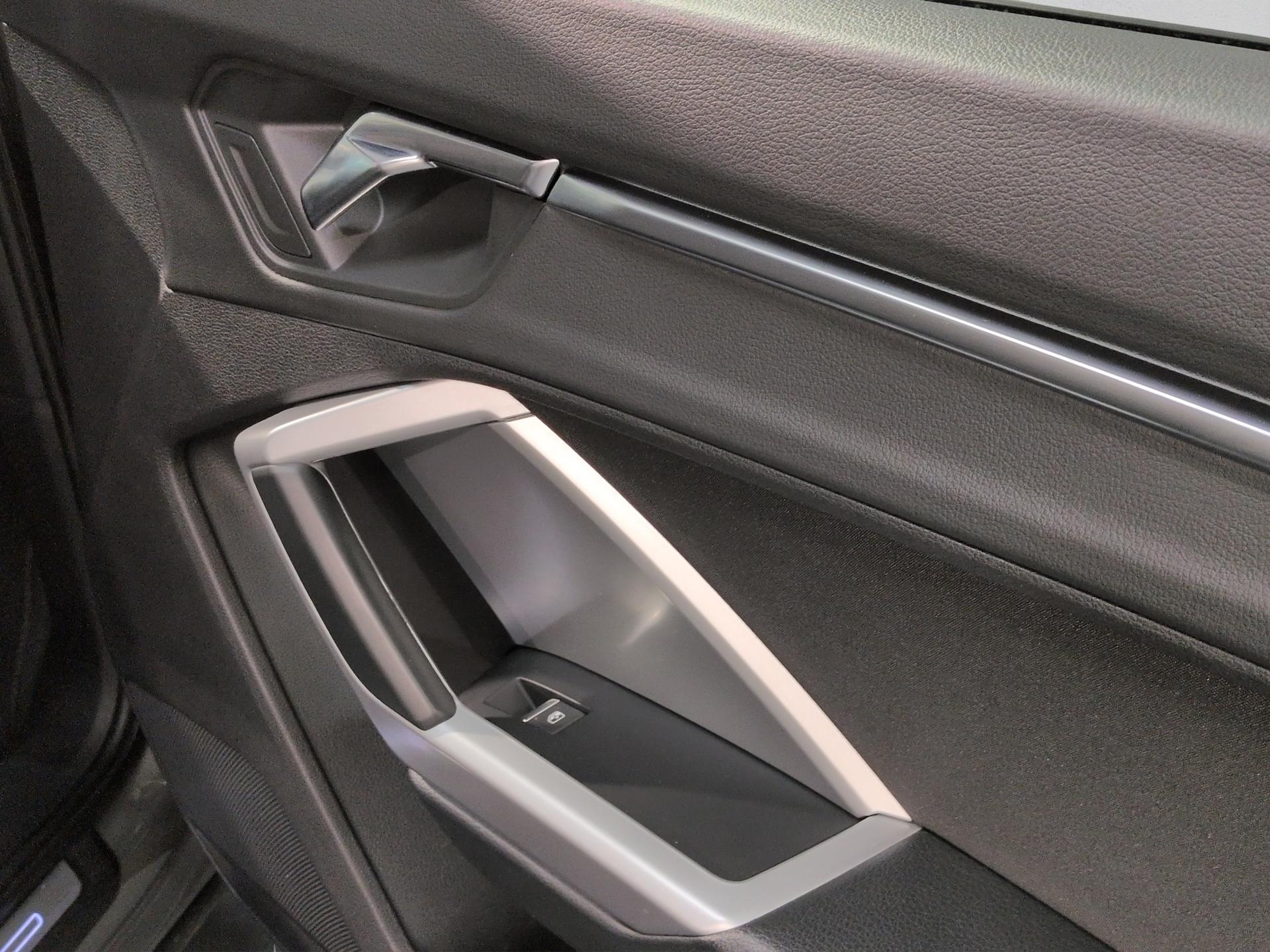 AUDI Q3 35 TFSI S line S-tronic-image-21