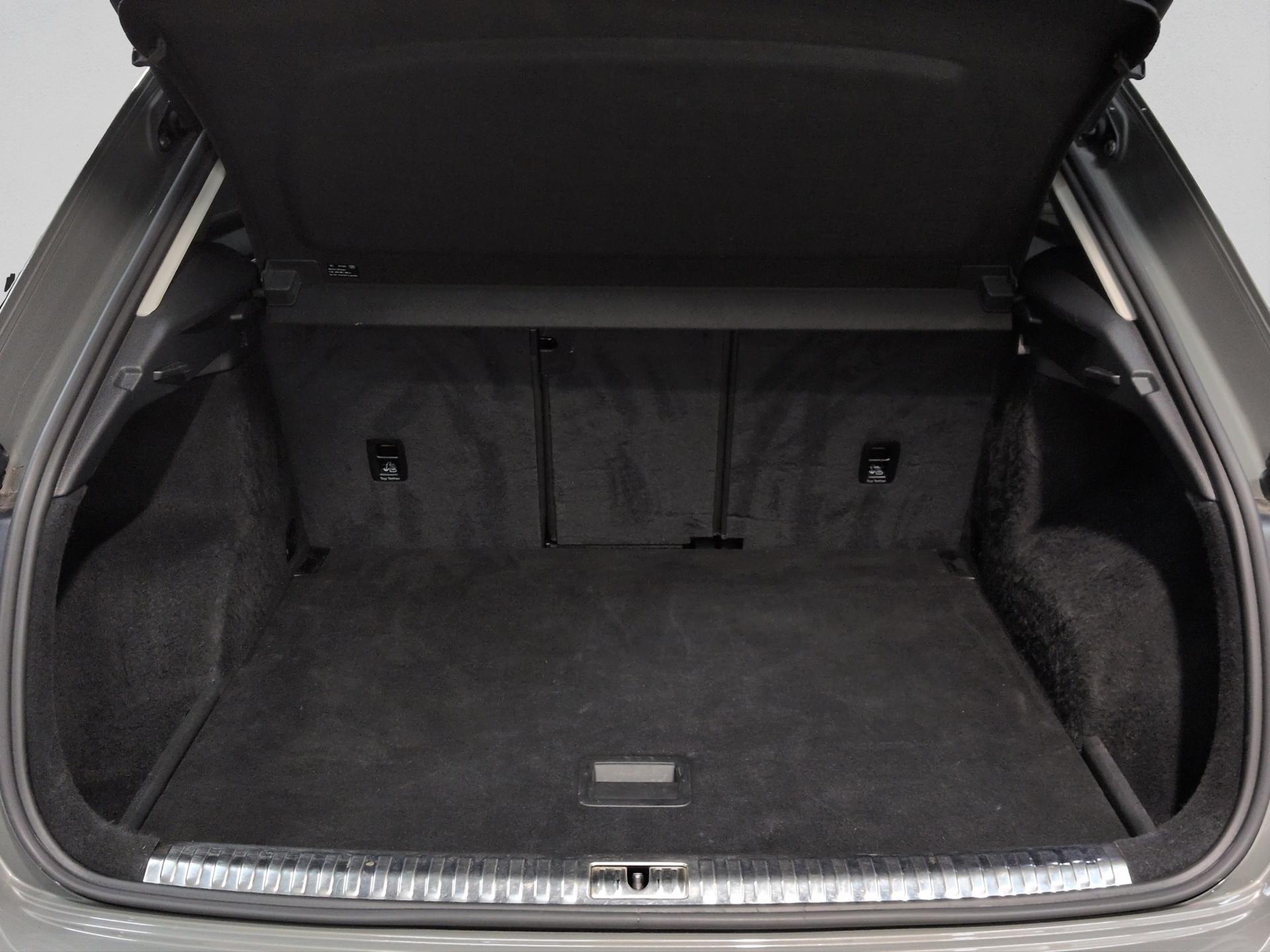 AUDI Q3 35 TFSI S line S-tronic-image-15