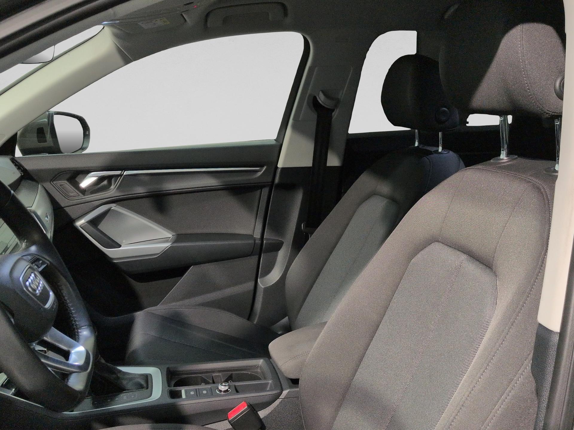 AUDI Q3 35 TFSI S line S-tronic-image-8