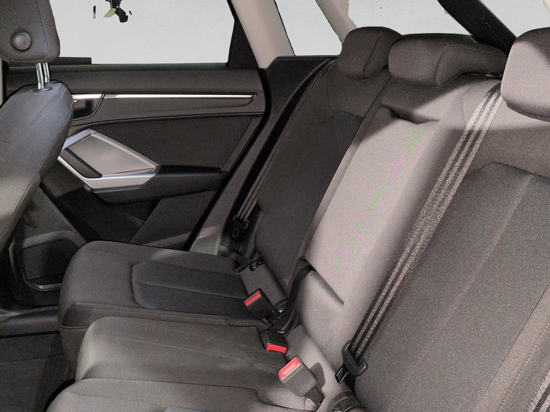 AUDI Q3 35 TFSI S line S-tronic-image-14