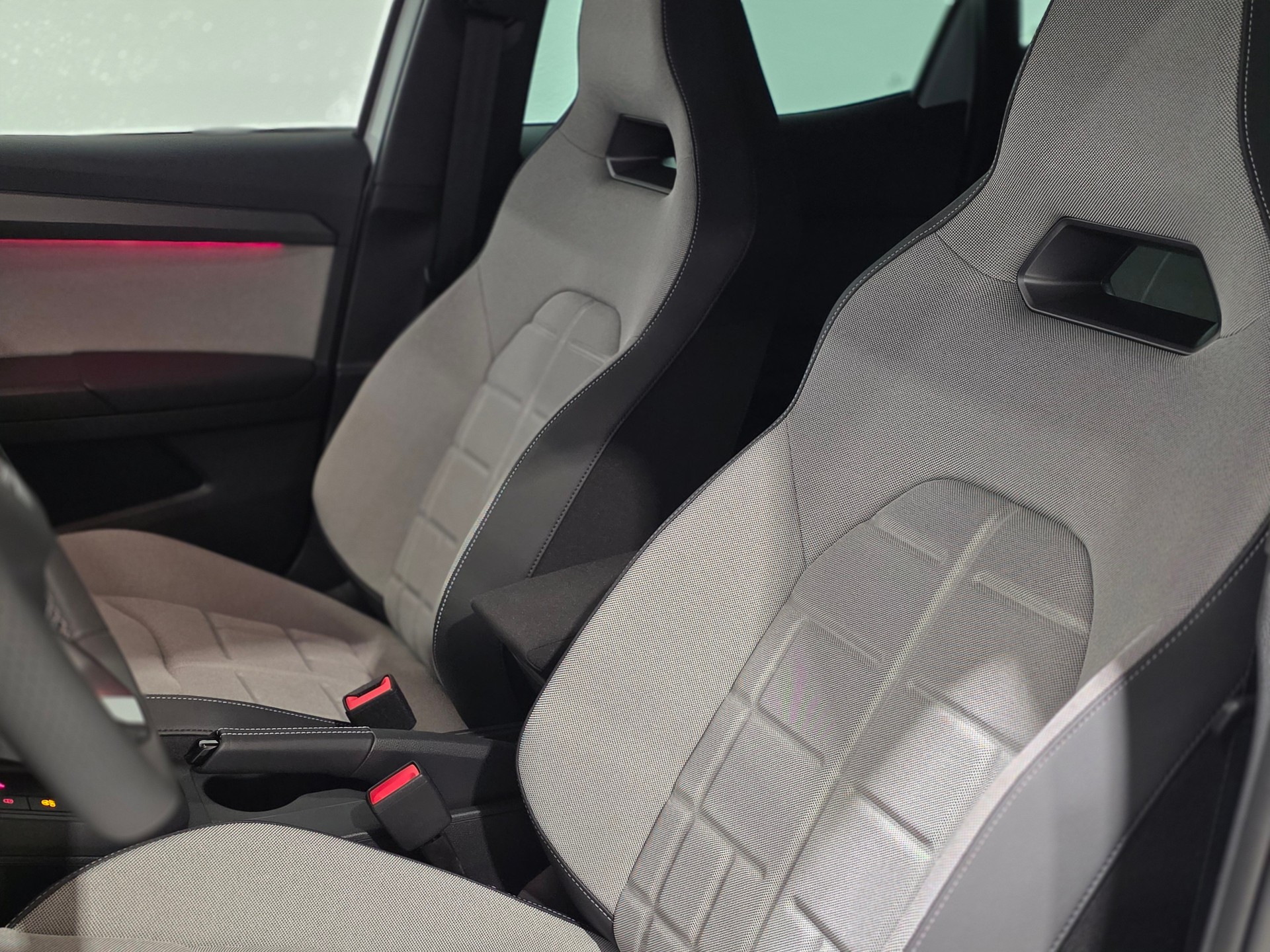 SEAT Arona 1.5 Eco TSI FR DSG-image-16