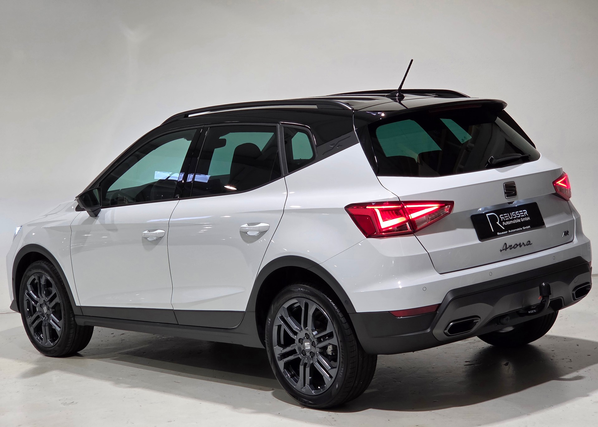 SEAT Arona 1.5 Eco TSI FR DSG-image-2