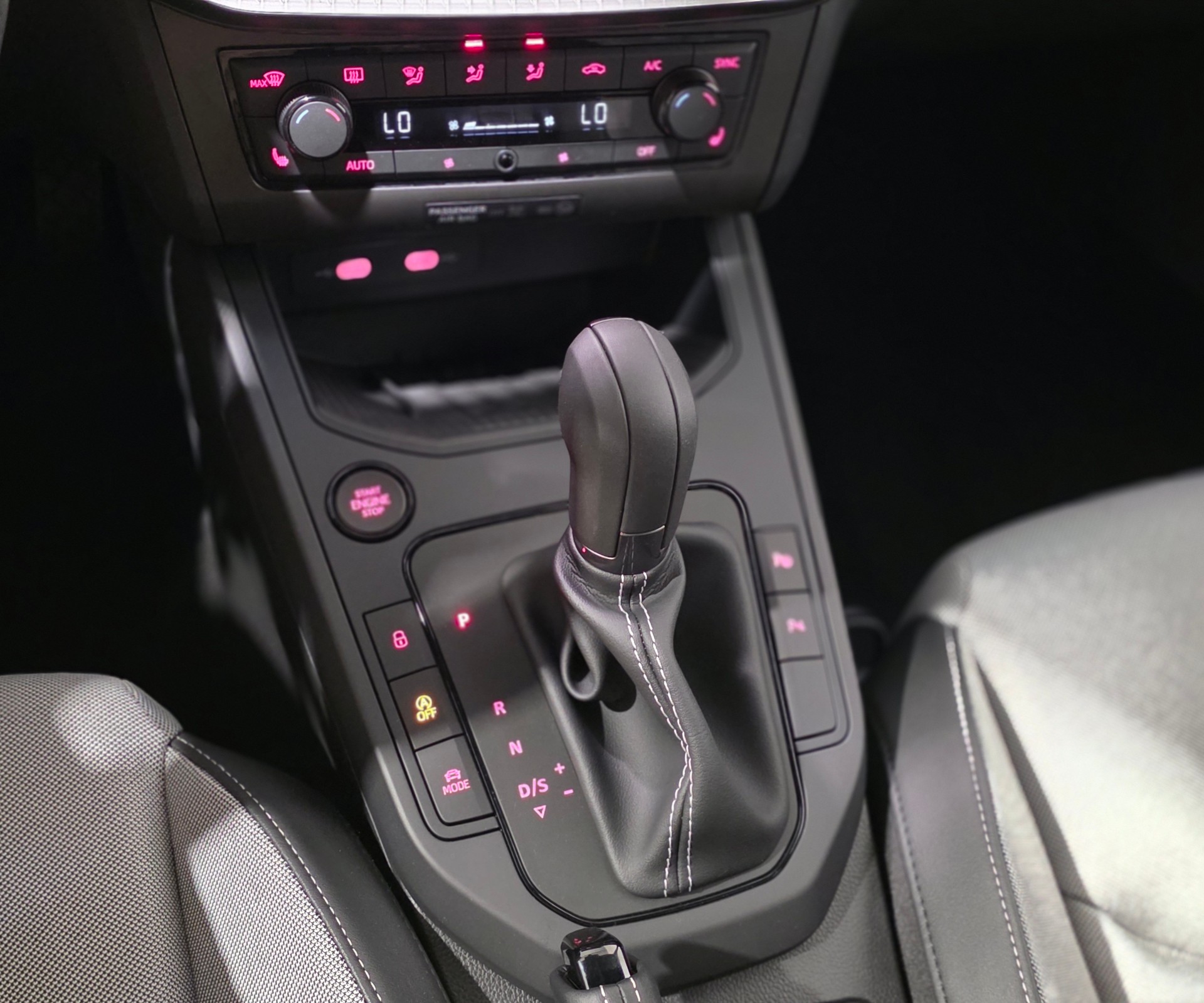 SEAT Arona 1.5 Eco TSI FR DSG-image-15