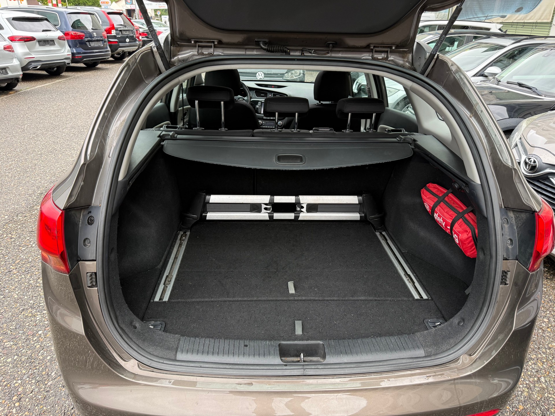 KIA Cee'd Sportswagon 1.6 GDi Style-image-9