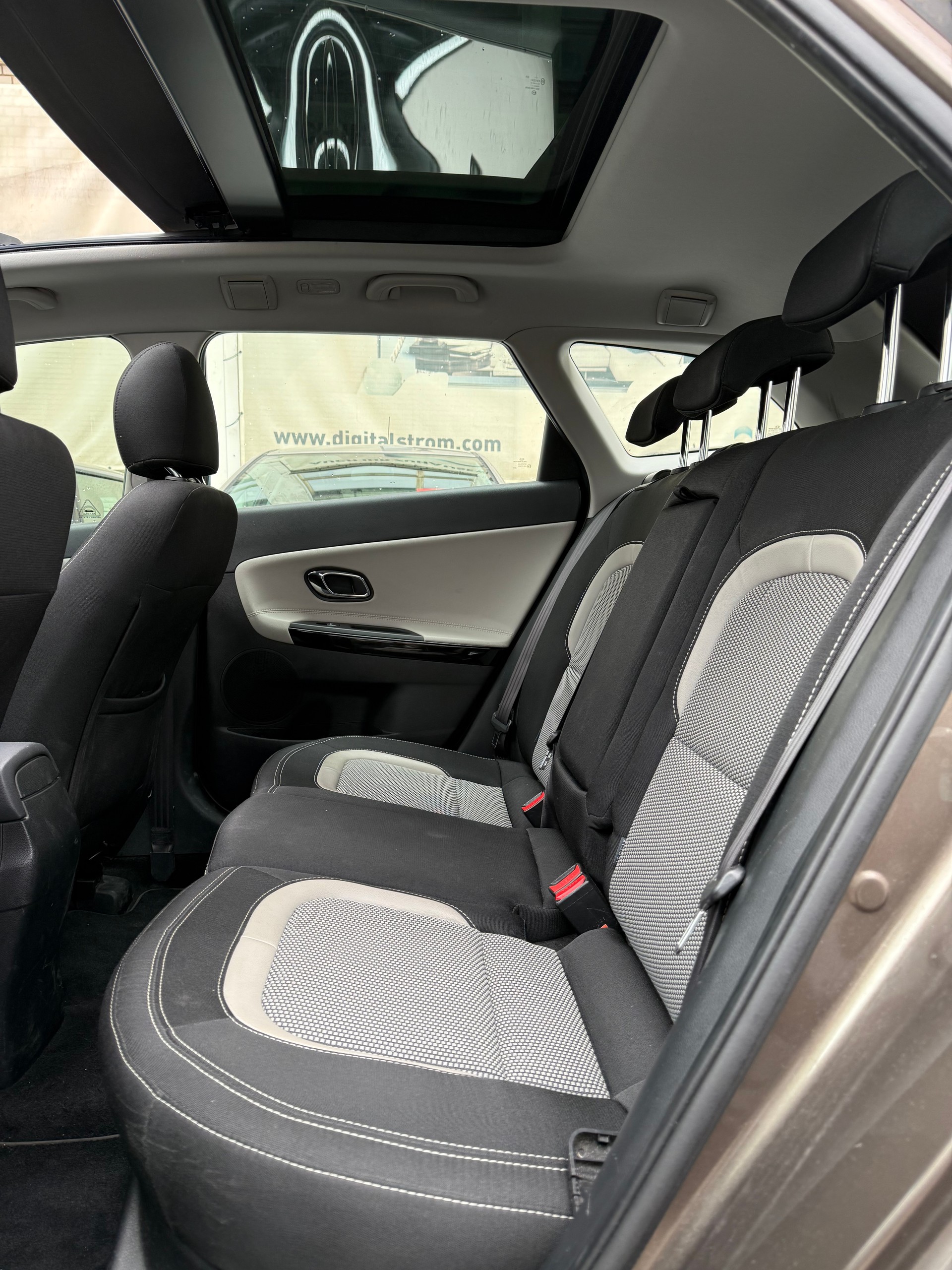 KIA Cee'd Sportswagon 1.6 GDi Style-image-3