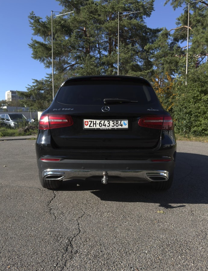 MERCEDES-BENZ GLC 250 d AMG Line 4m-image-4