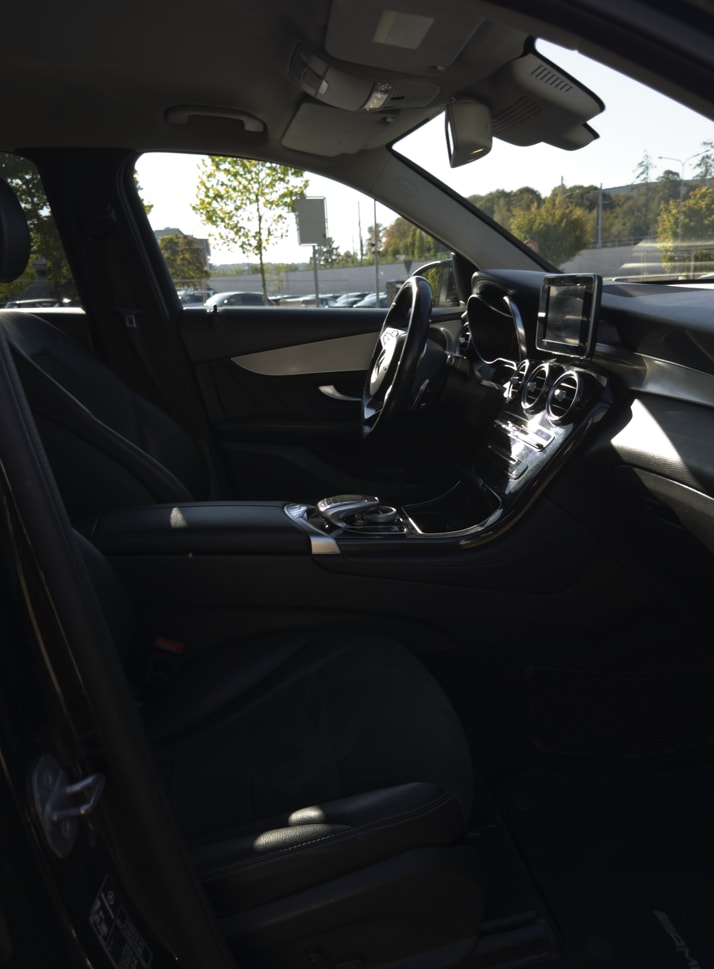 MERCEDES-BENZ GLC 250 d AMG Line 4m-image-5