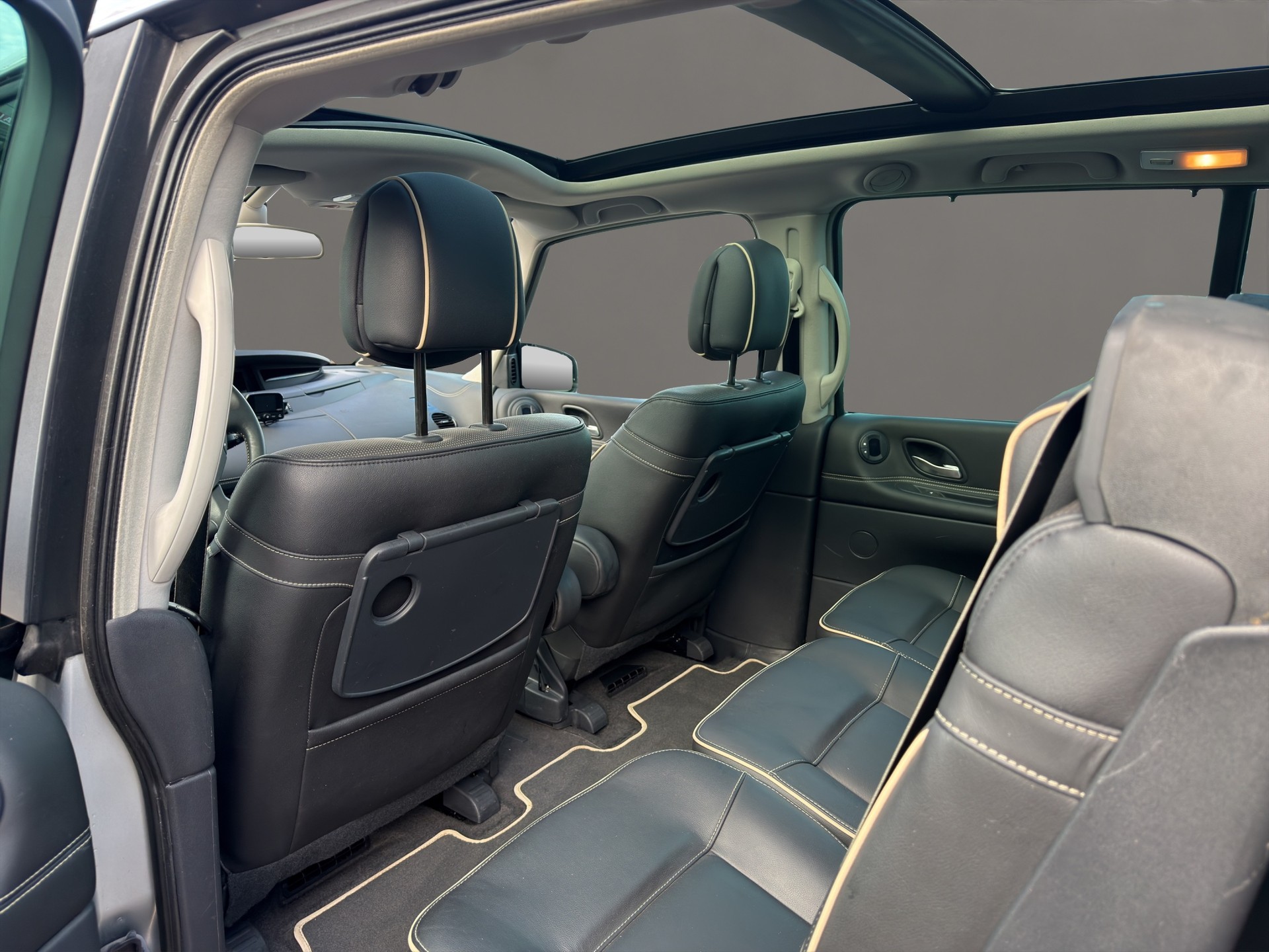 RENAULT Grand Espace 2.0 dCi Initiale Automatic 7 Plätze-image-13