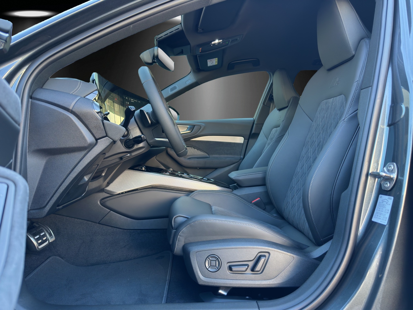 AUDI A5 Avant e-hybrid quattro Attraction 220 kW S tronic-image-9