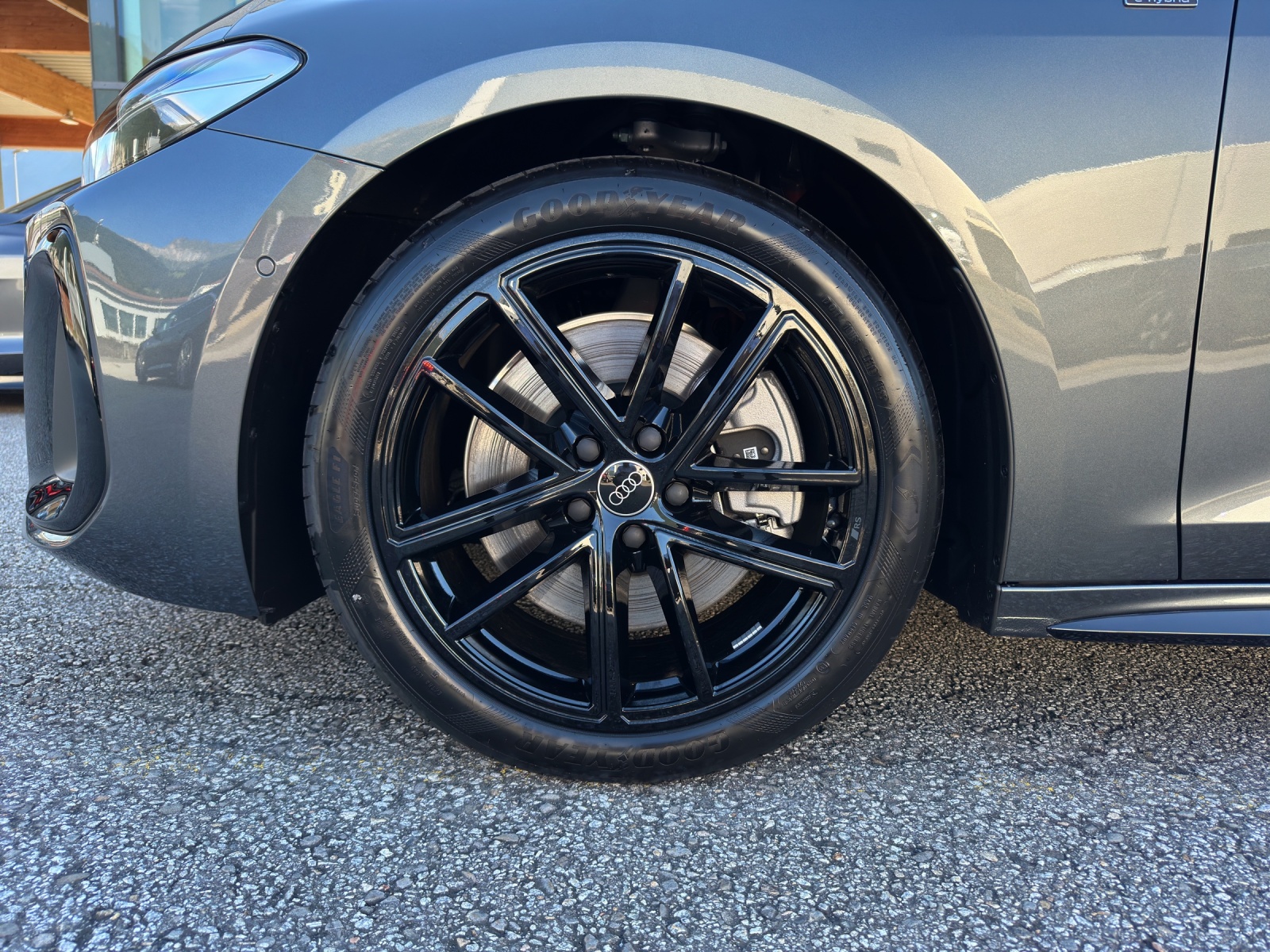 AUDI A5 Avant e-hybrid quattro Attraction 220 kW S tronic-image-13