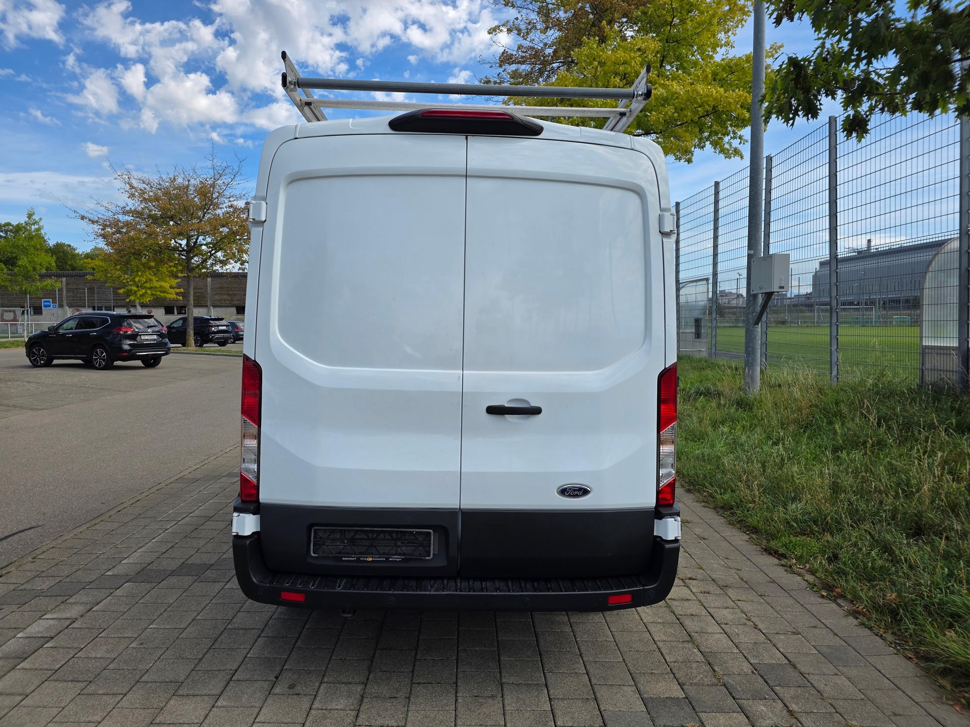 FORD Transit Van 350 L2 Trend 2.0 TDCi 185 FWD-image-7