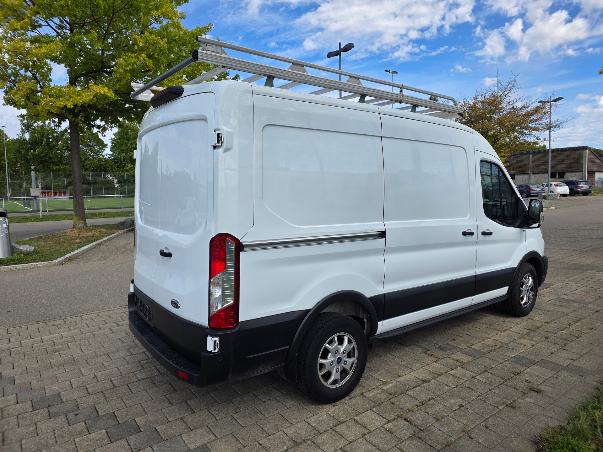 FORD Transit Van 350 L2 Trend 2.0 TDCi 185 FWD-image-5