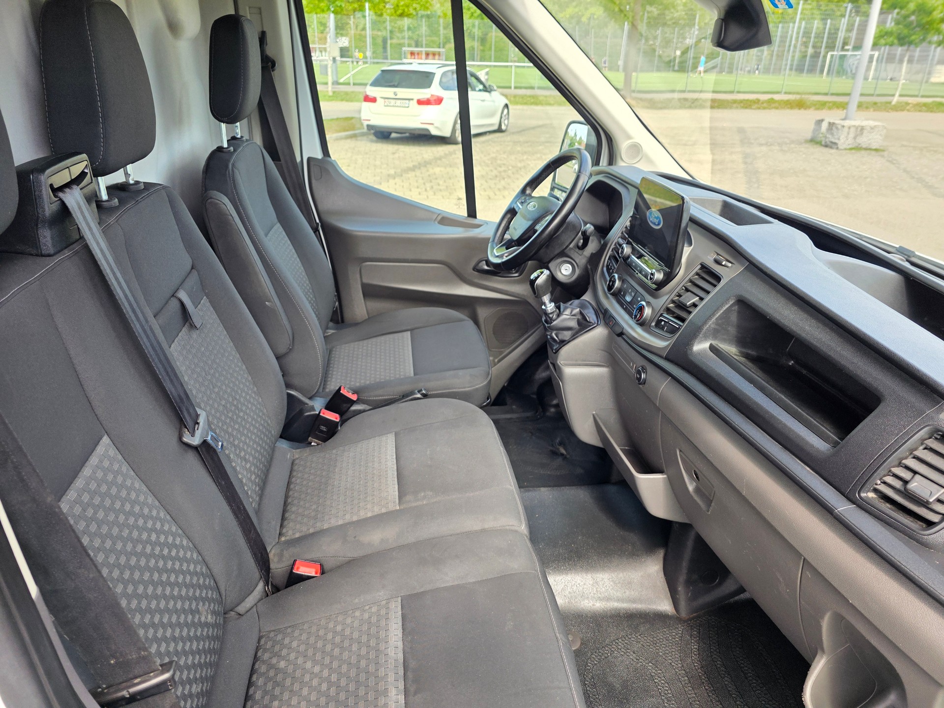 FORD Transit Van 350 L2 Trend 2.0 TDCi 185 FWD-image-23