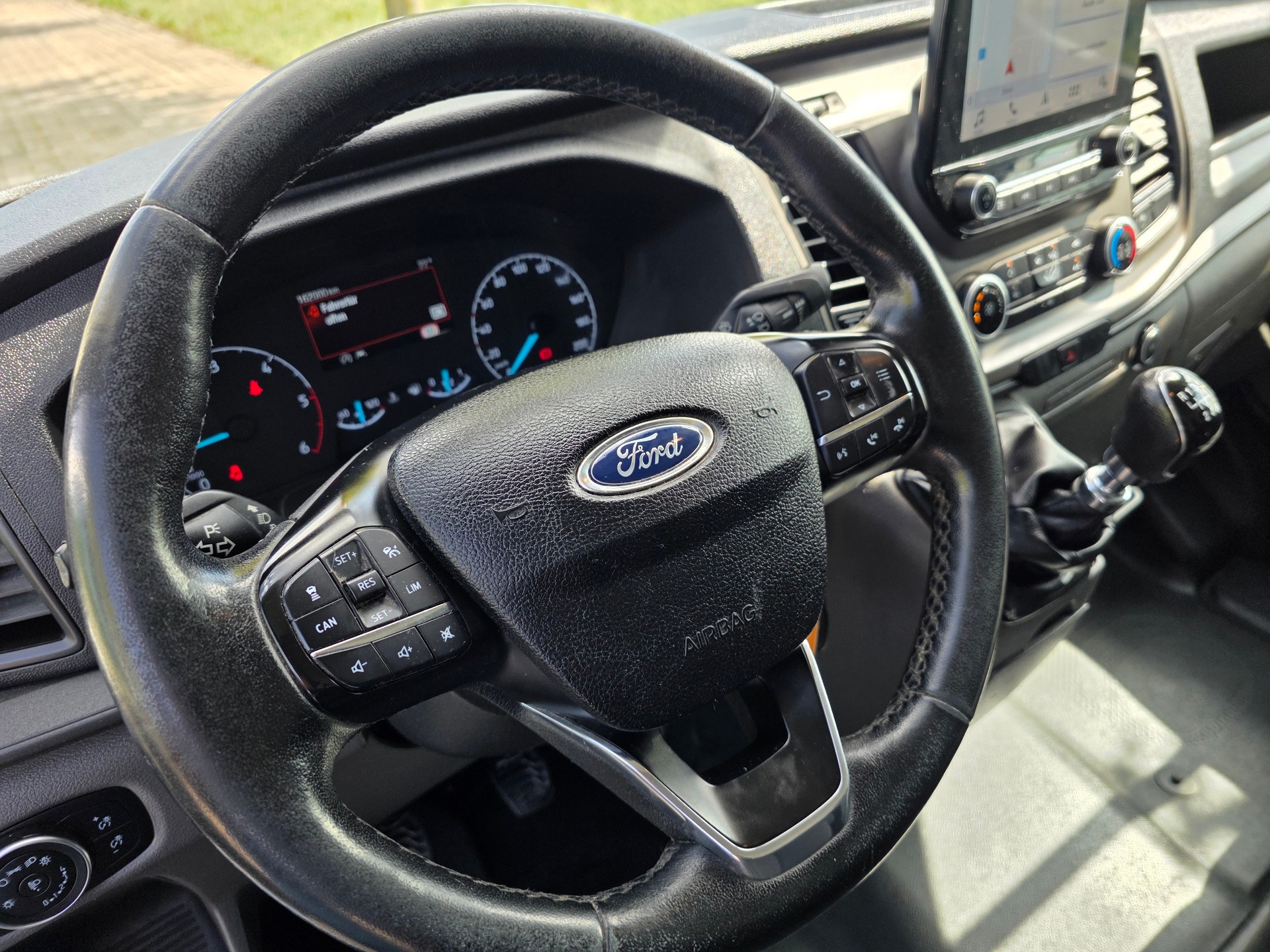 FORD Transit Van 350 L2 Trend 2.0 TDCi 185 FWD-image-10