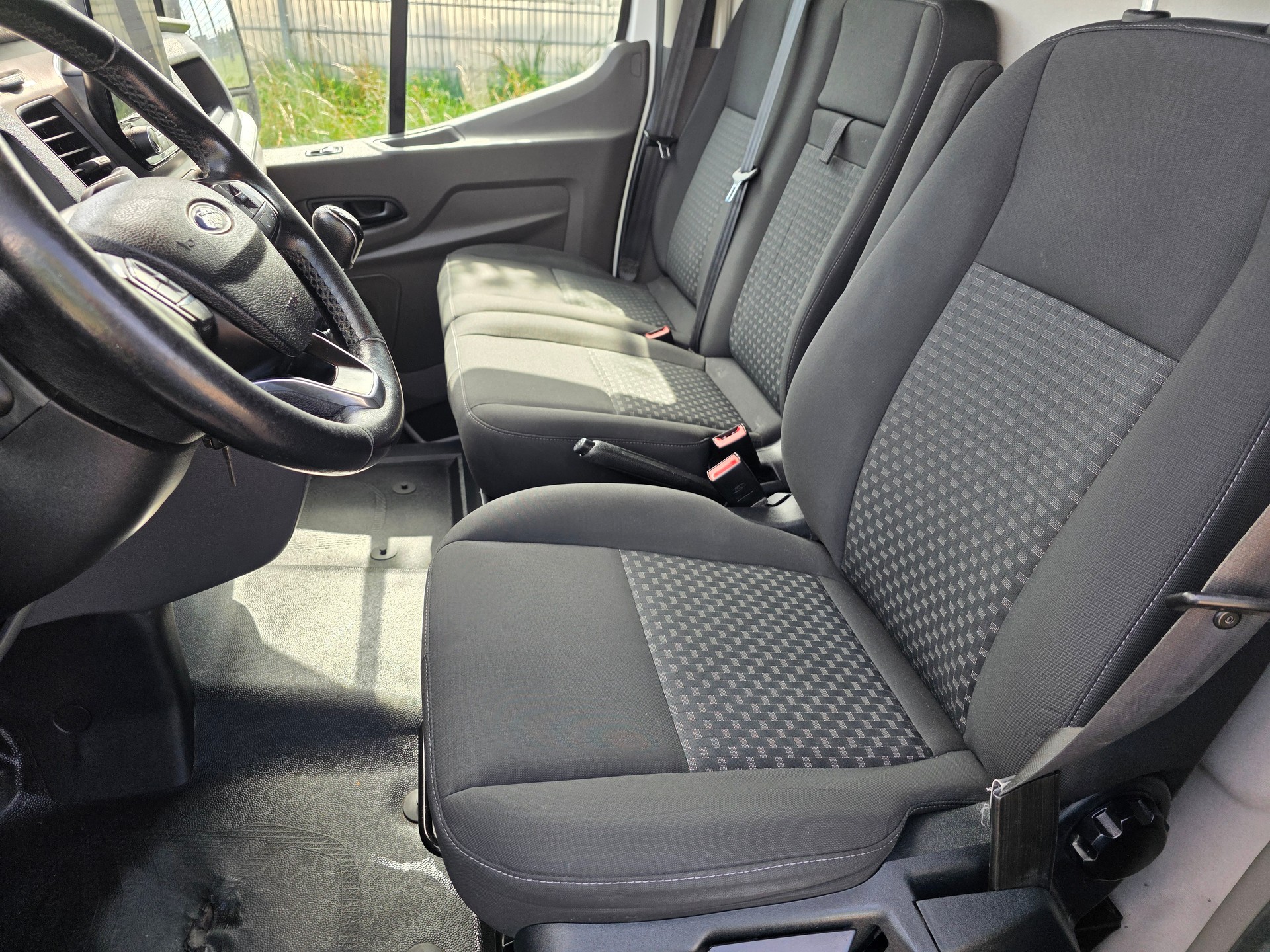 FORD Transit Van 350 L2 Trend 2.0 TDCi 185 FWD-image-12