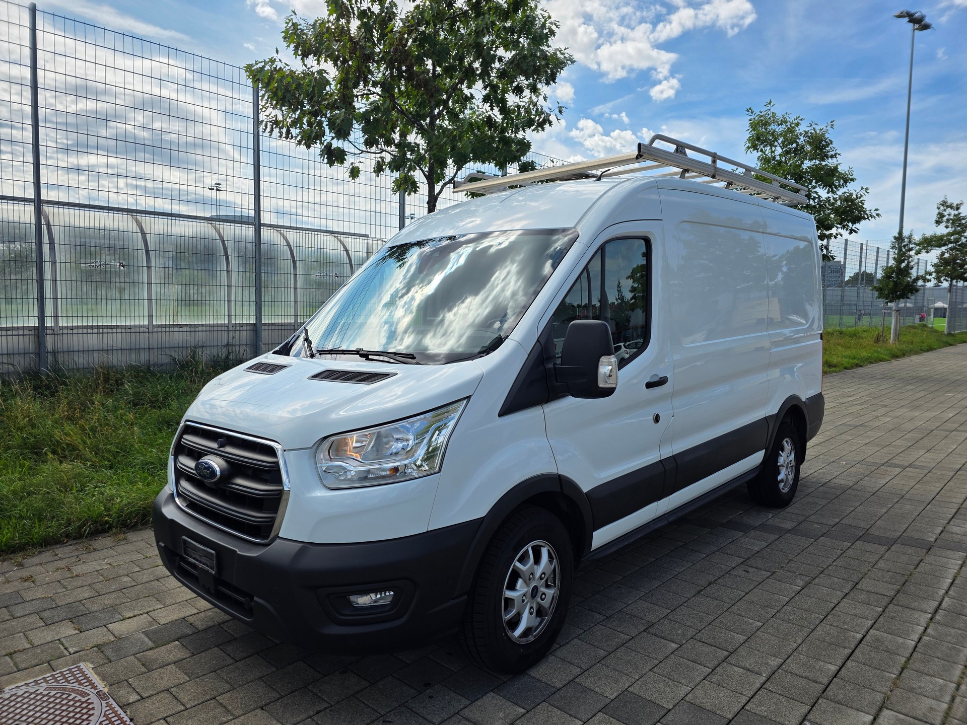 FORD Transit Van 350 L2 Trend 2.0 TDCi 185 FWD-image-0