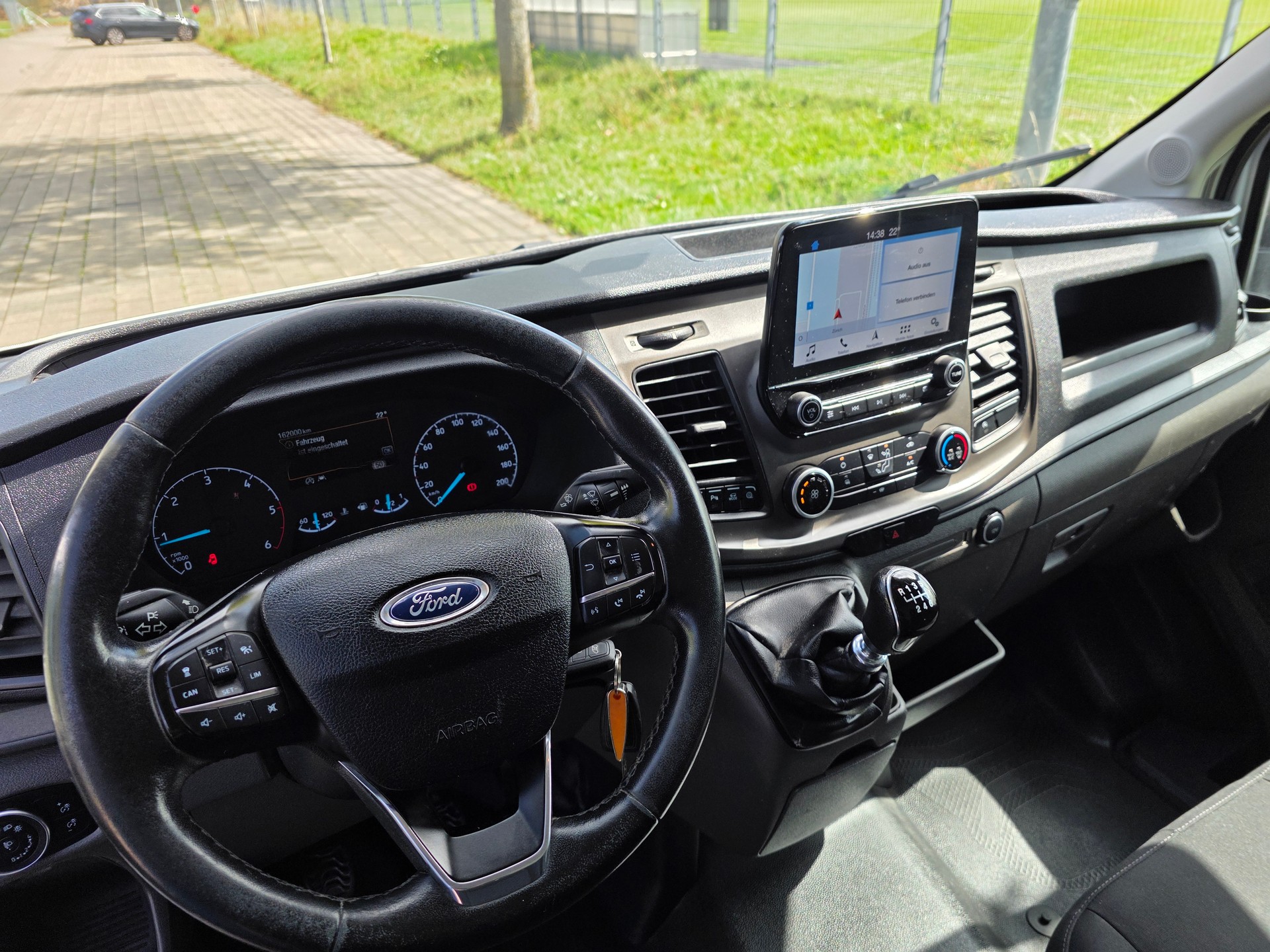 FORD Transit Van 350 L2 Trend 2.0 TDCi 185 FWD-image-11