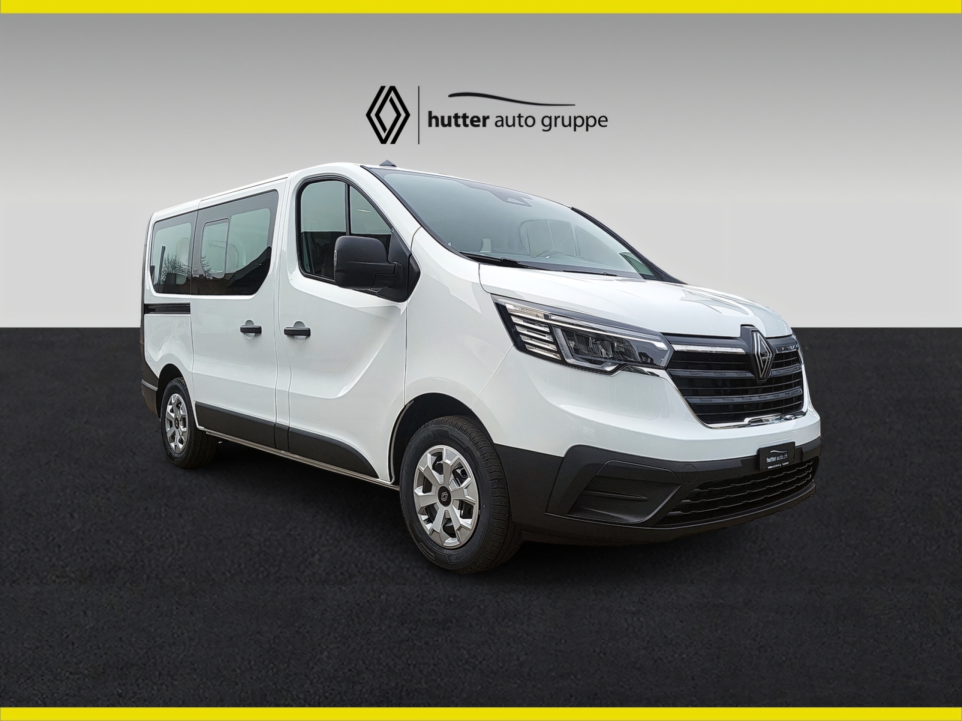 RENAULT Trafic Passenger-image-11
