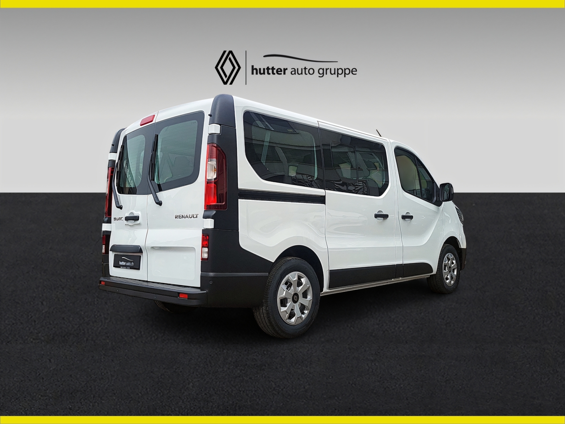 RENAULT Trafic Passenger-image-8