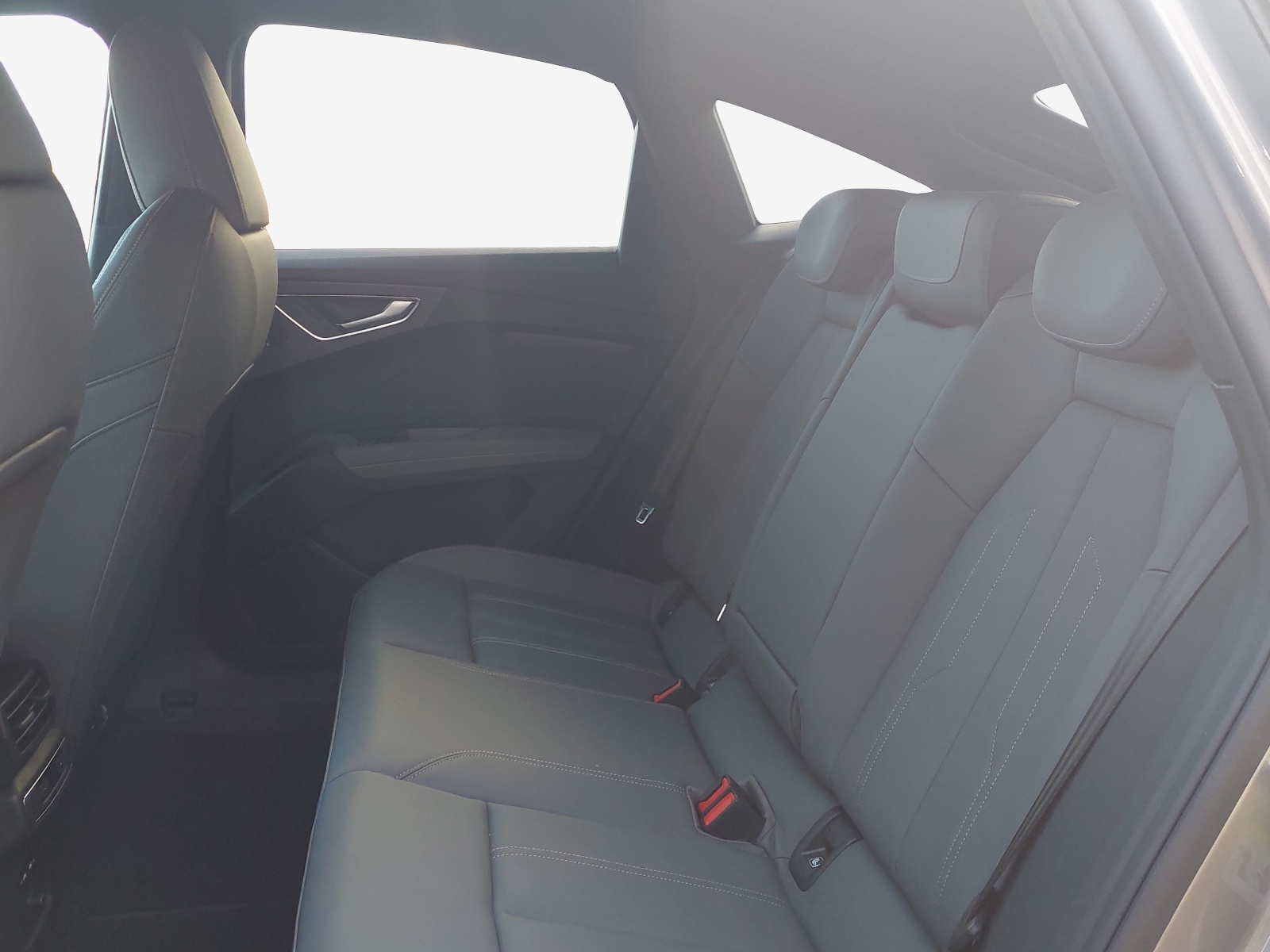 AUDI Q4 Sportback e-tron 50 quattro-image-11