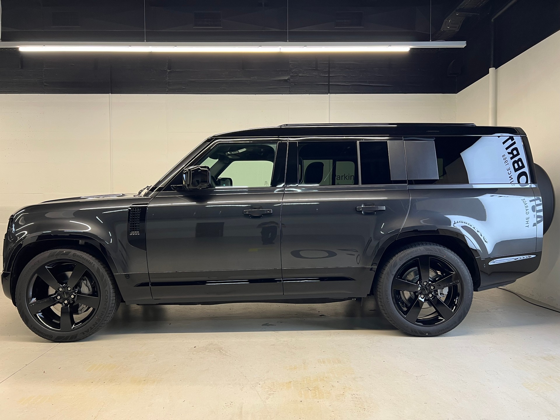 LAND ROVER Defender 130 3.0 D I6 350 X-Dynamic HSE-image-7