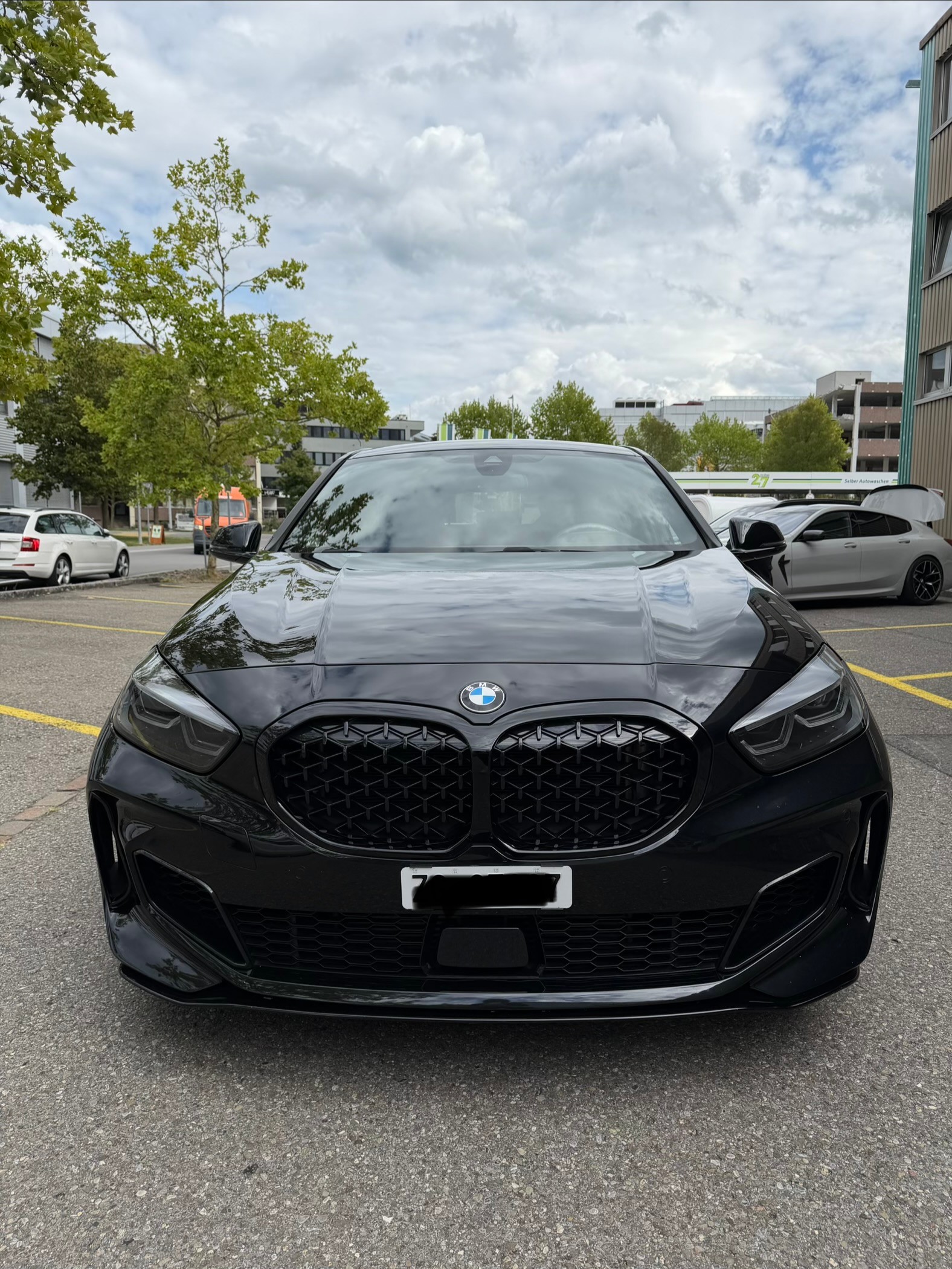 BMW M135i xDrive-image-0