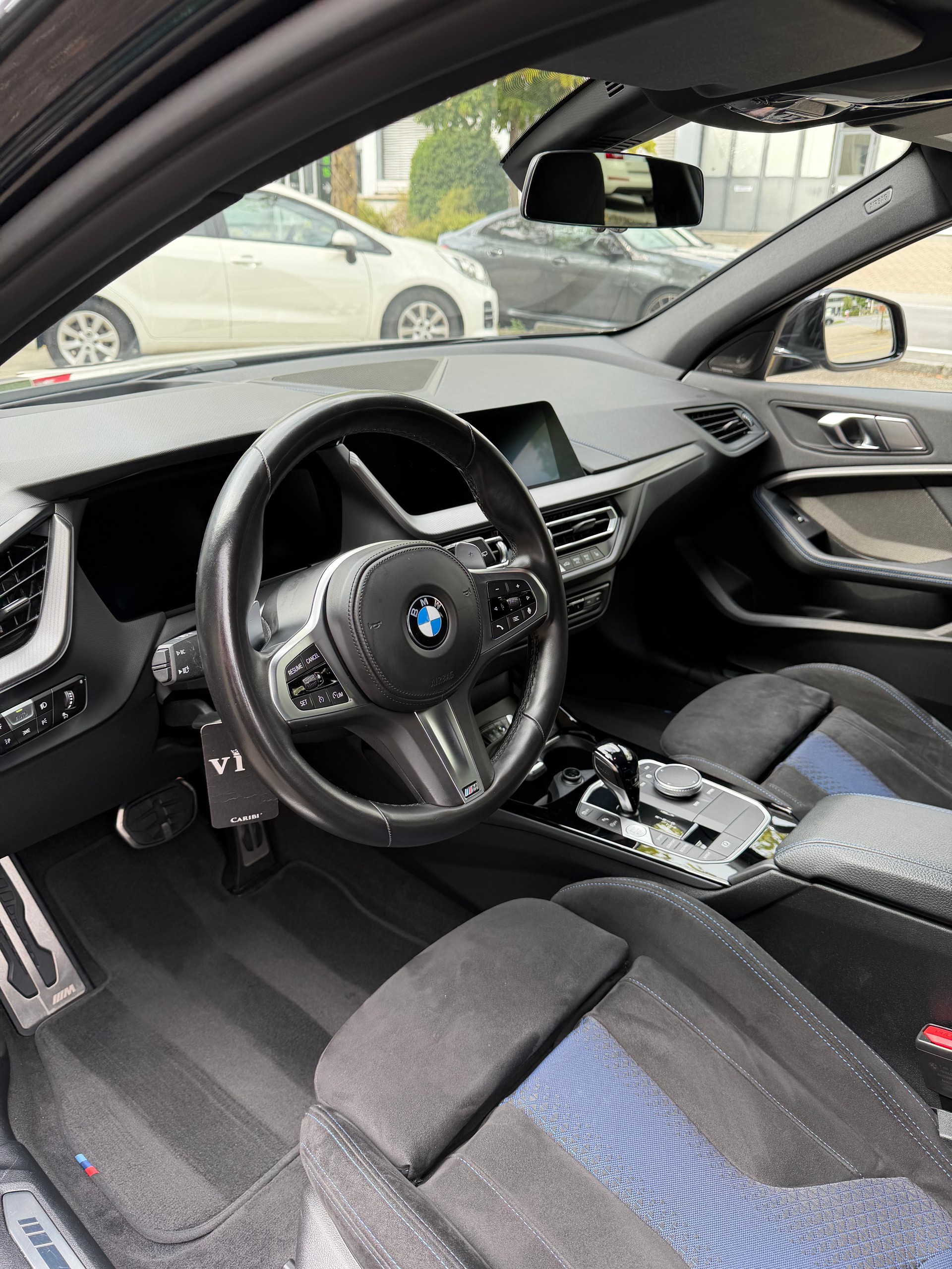 BMW M135i xDrive-image-5