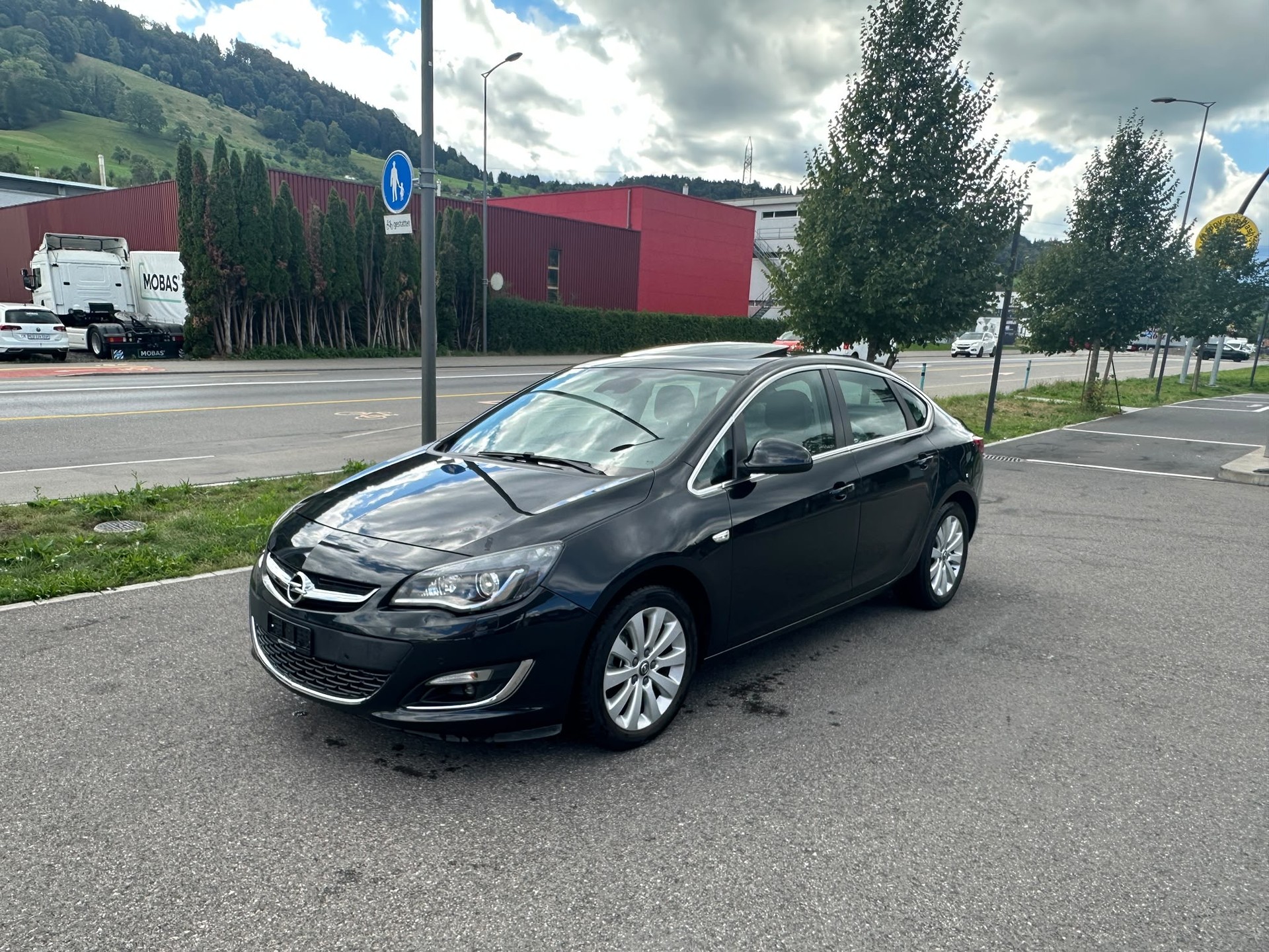 OPEL Astra 1.6i 16V Turbo Cosmo Automatic-image-0