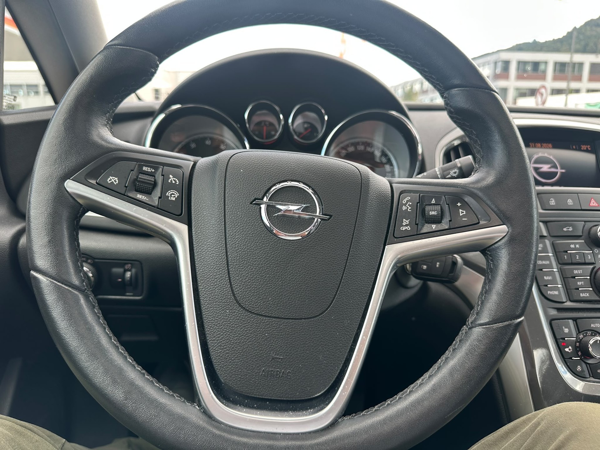 OPEL Astra 1.6i 16V Turbo Cosmo Automatic-image-7