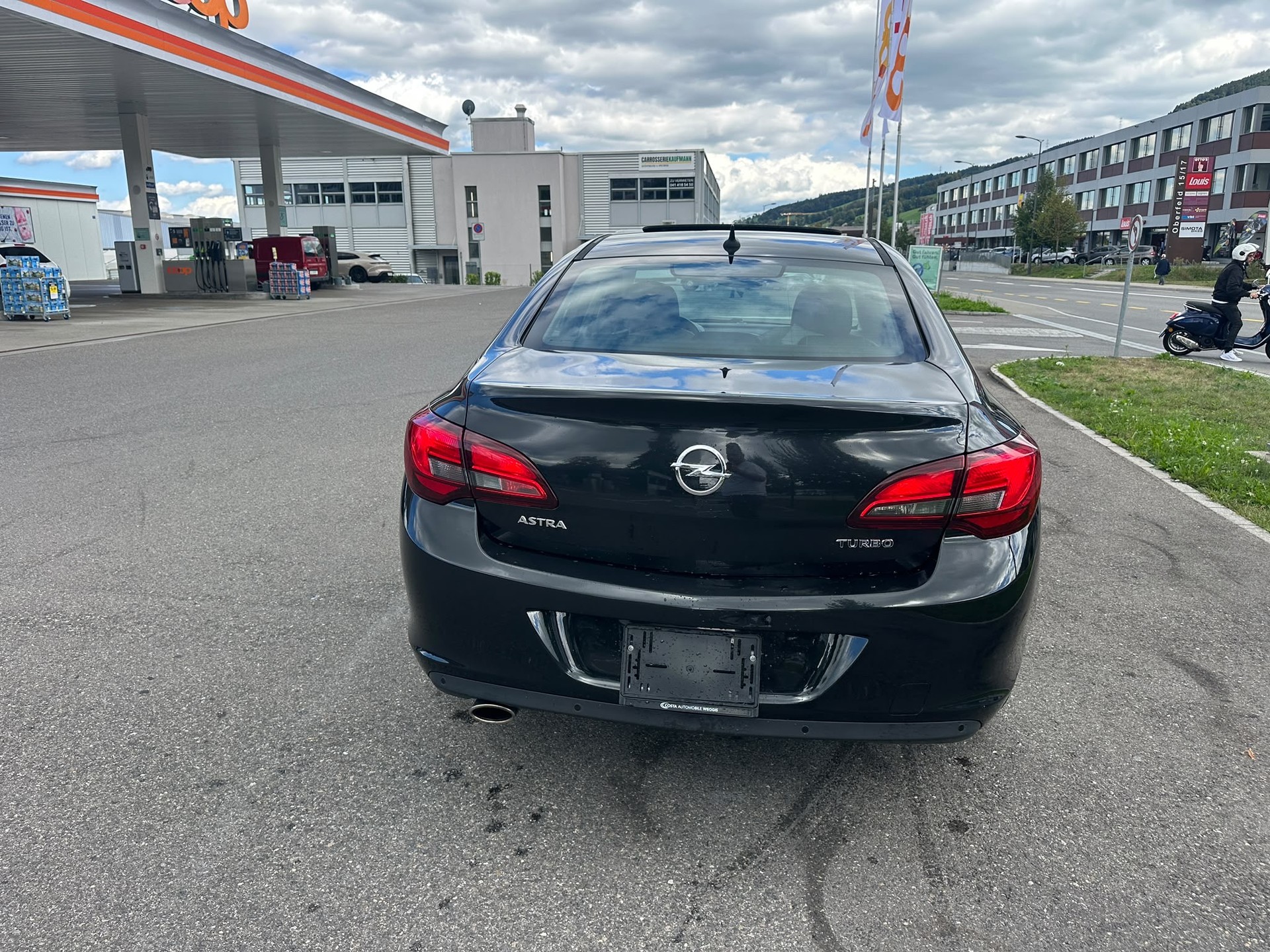 OPEL Astra 1.6i 16V Turbo Cosmo Automatic-image-5