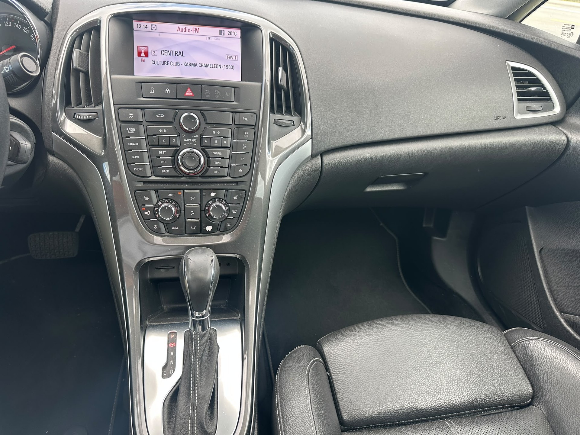 OPEL Astra 1.6i 16V Turbo Cosmo Automatic-image-8